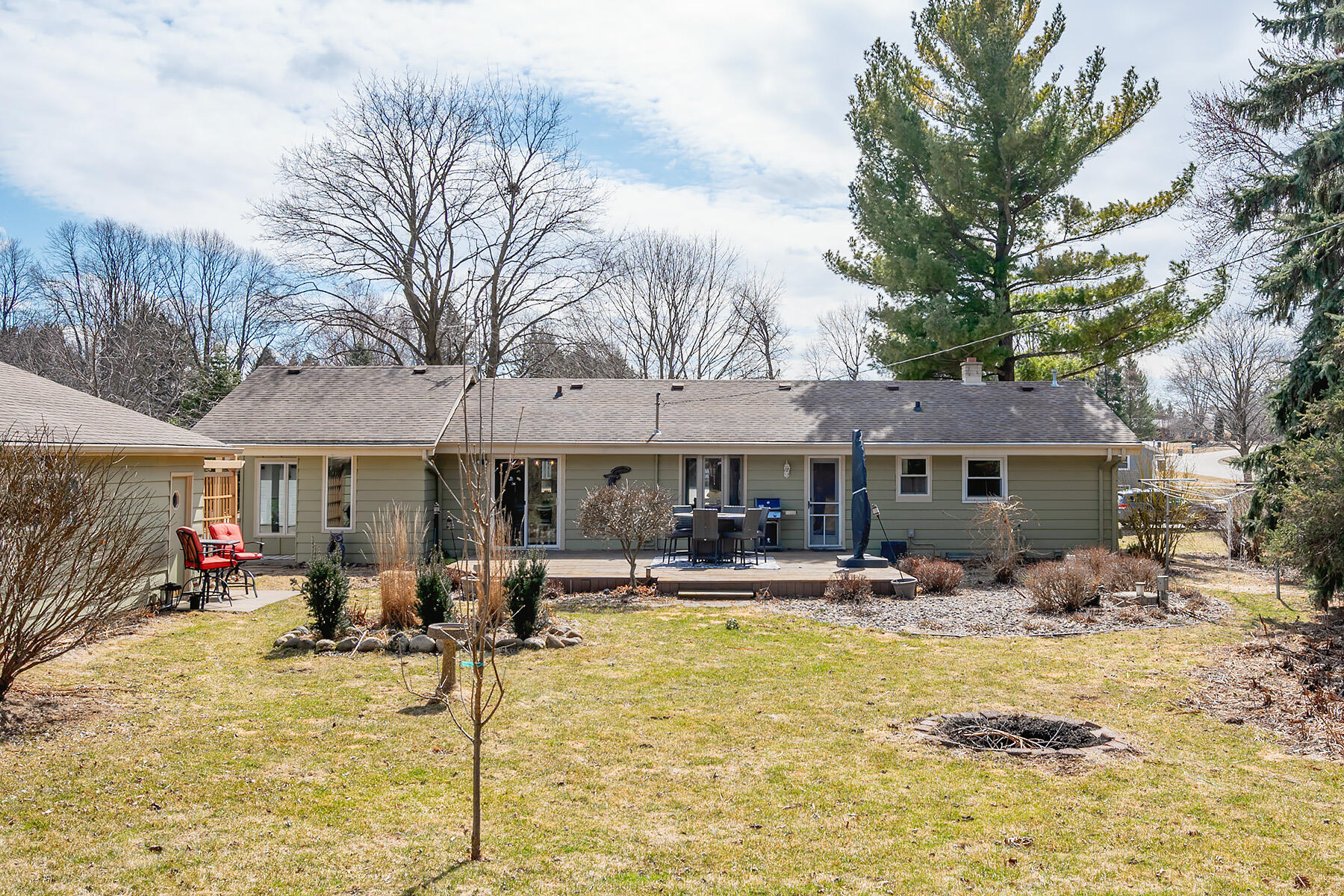 3368 Mount Ln