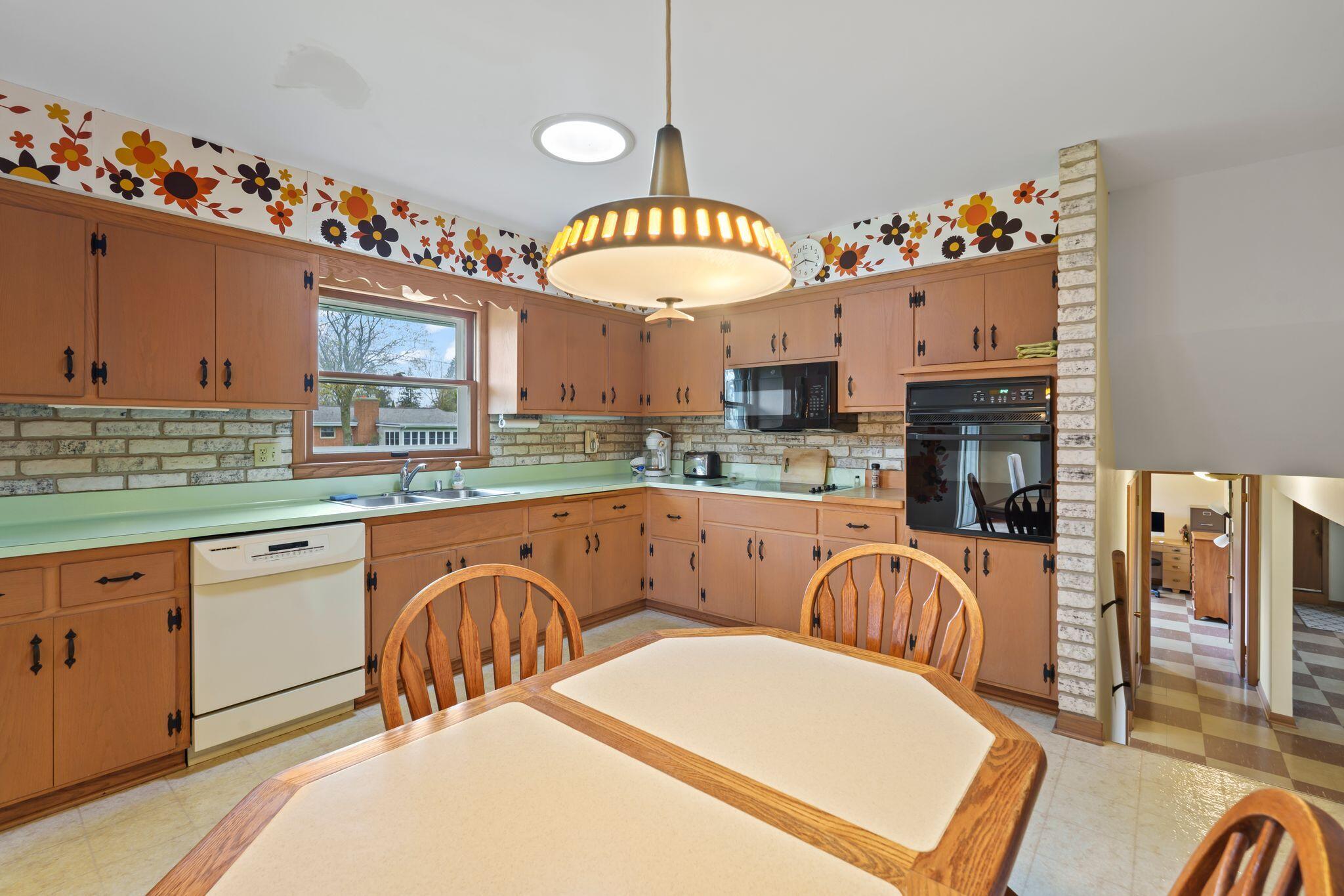 S67W13779 Hardwicke Pl