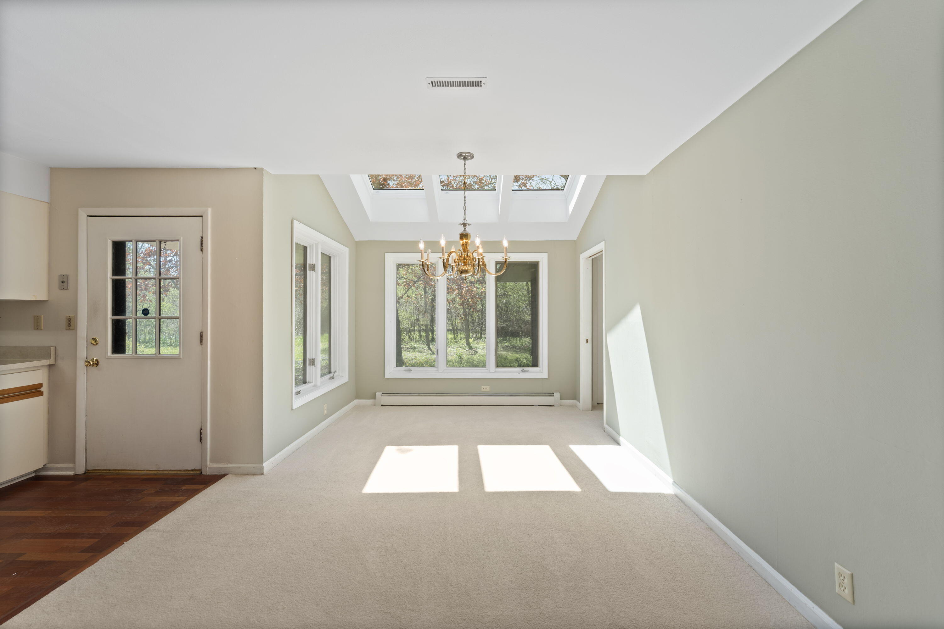 1533 W El Rancho Dr
