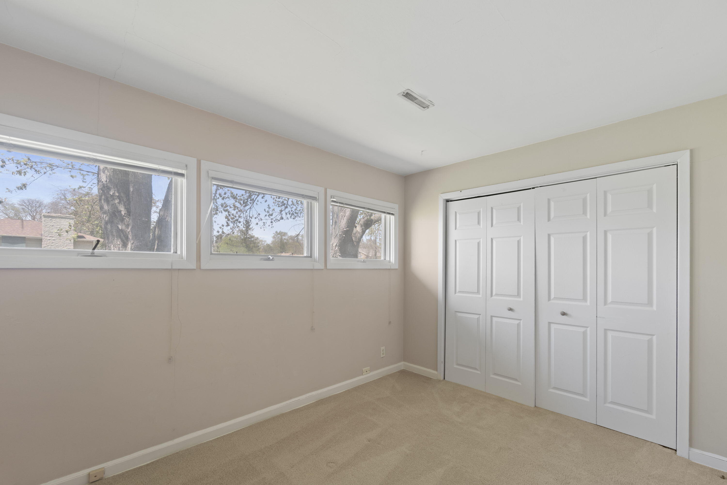 1533 W El Rancho Dr