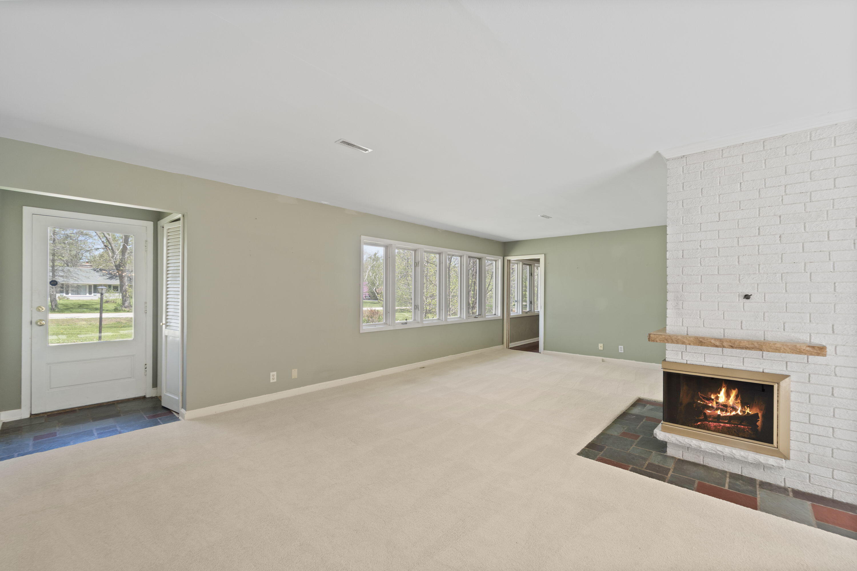 1533 W El Rancho Dr