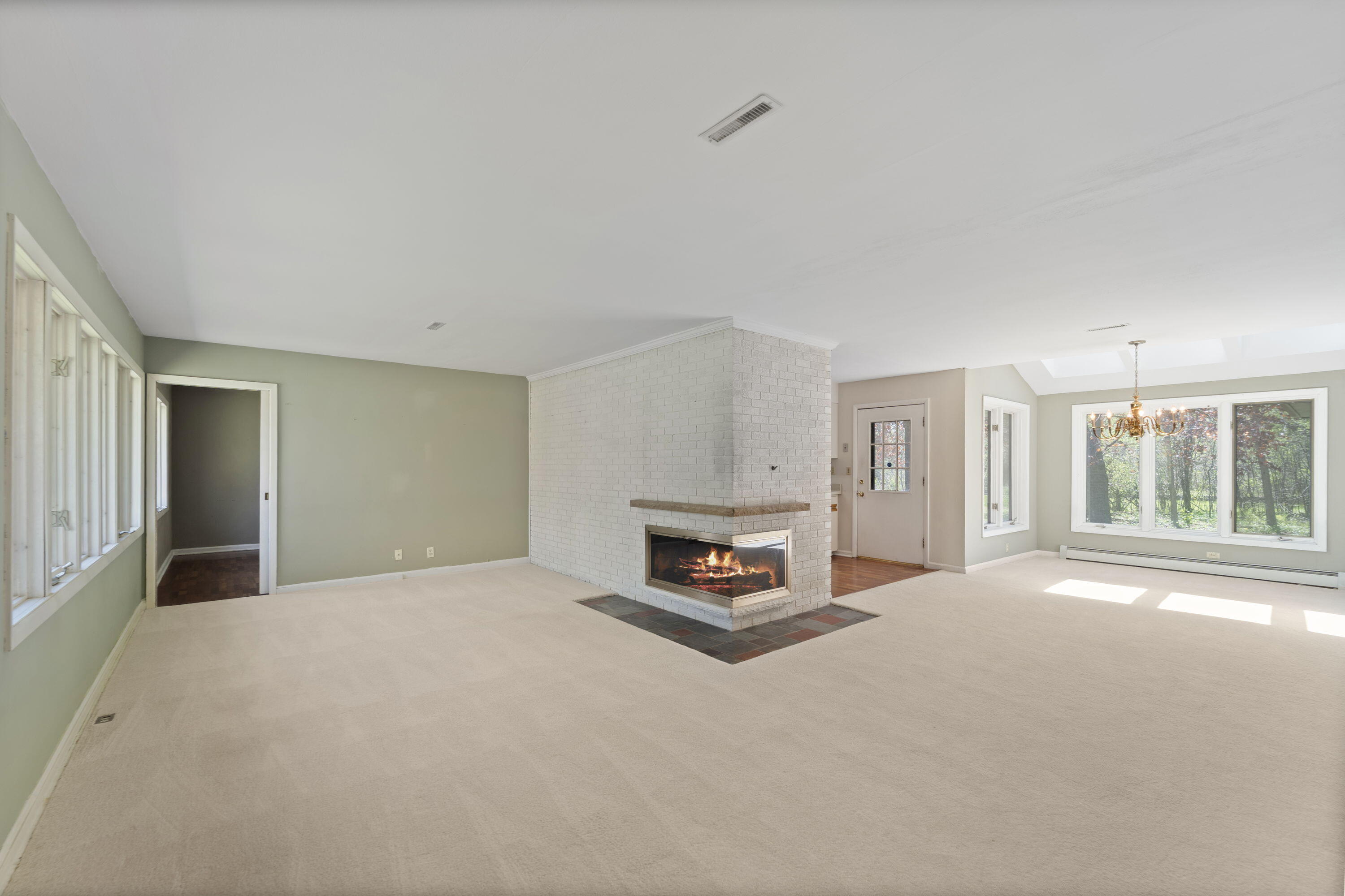 1533 W El Rancho Dr