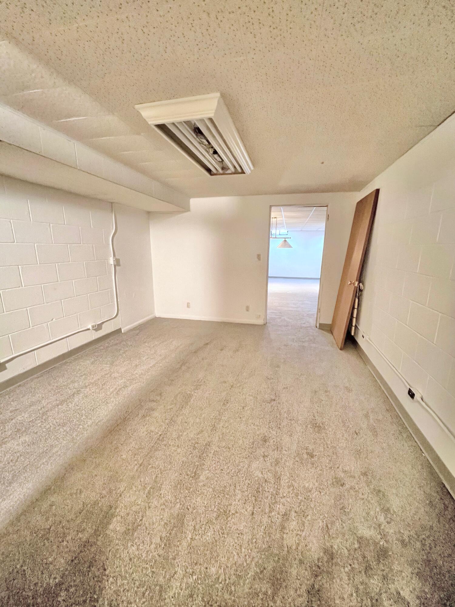 1533 W El Rancho Dr