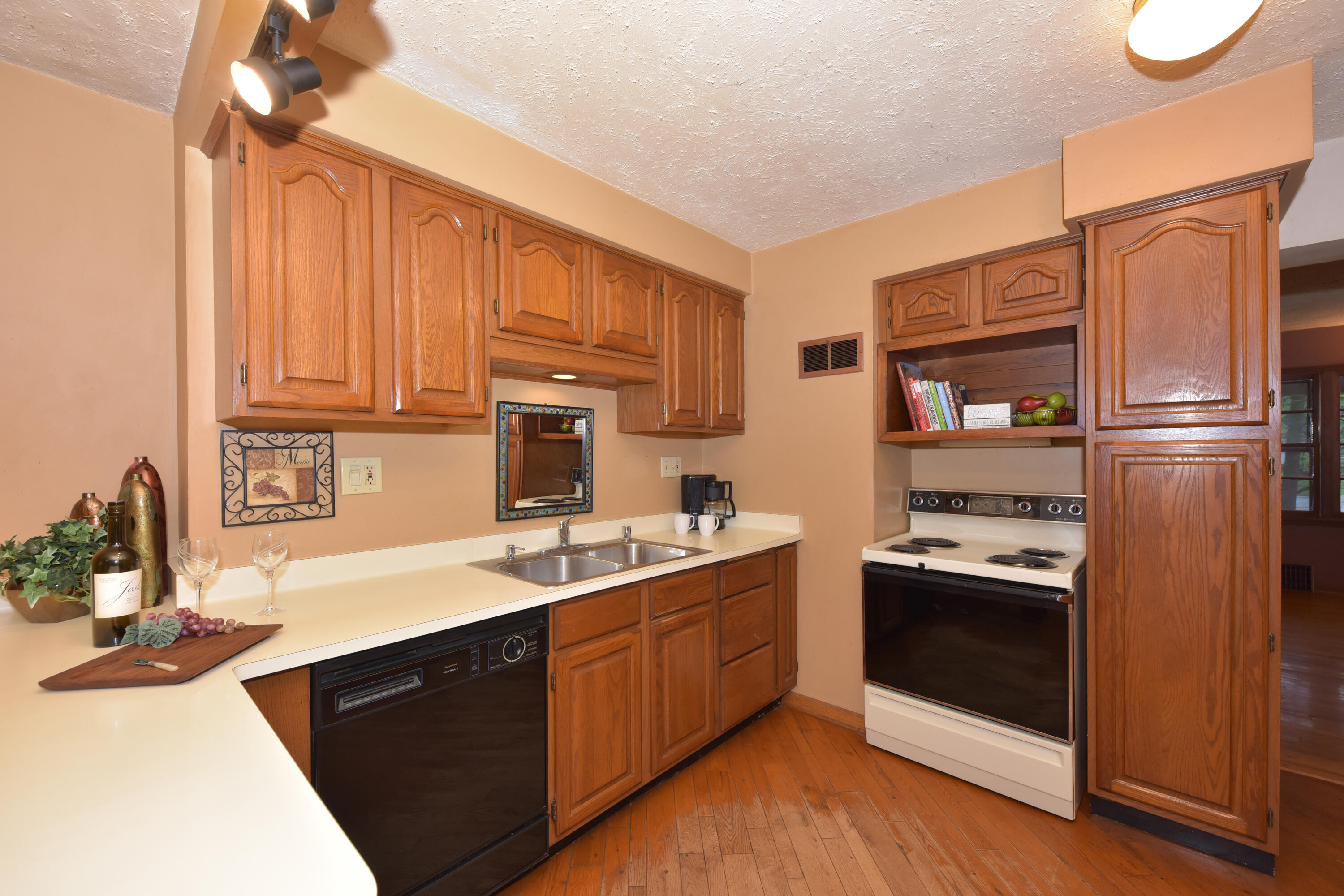 W59N729 Highwood Dr