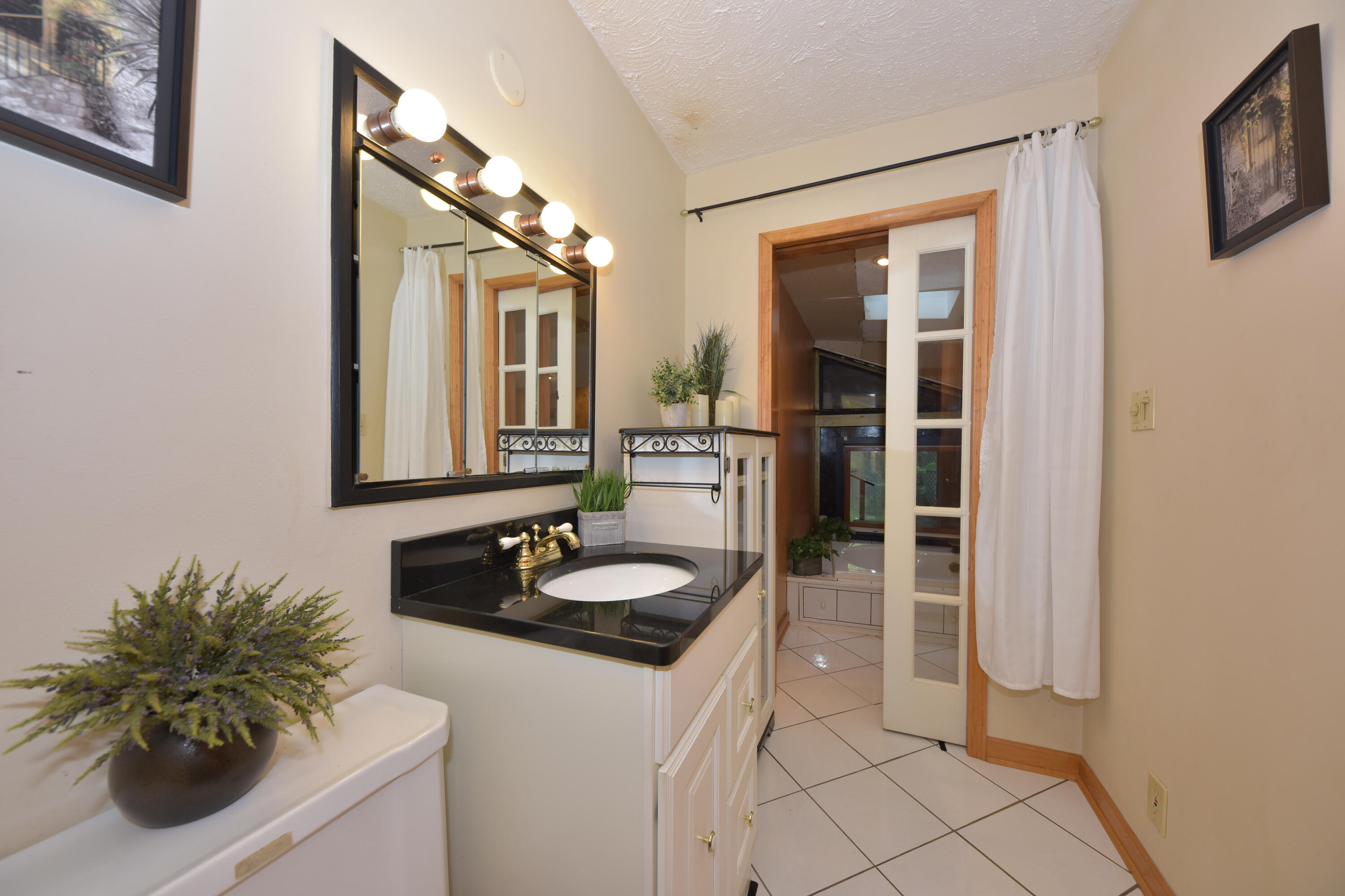 W59N729 Highwood Dr
