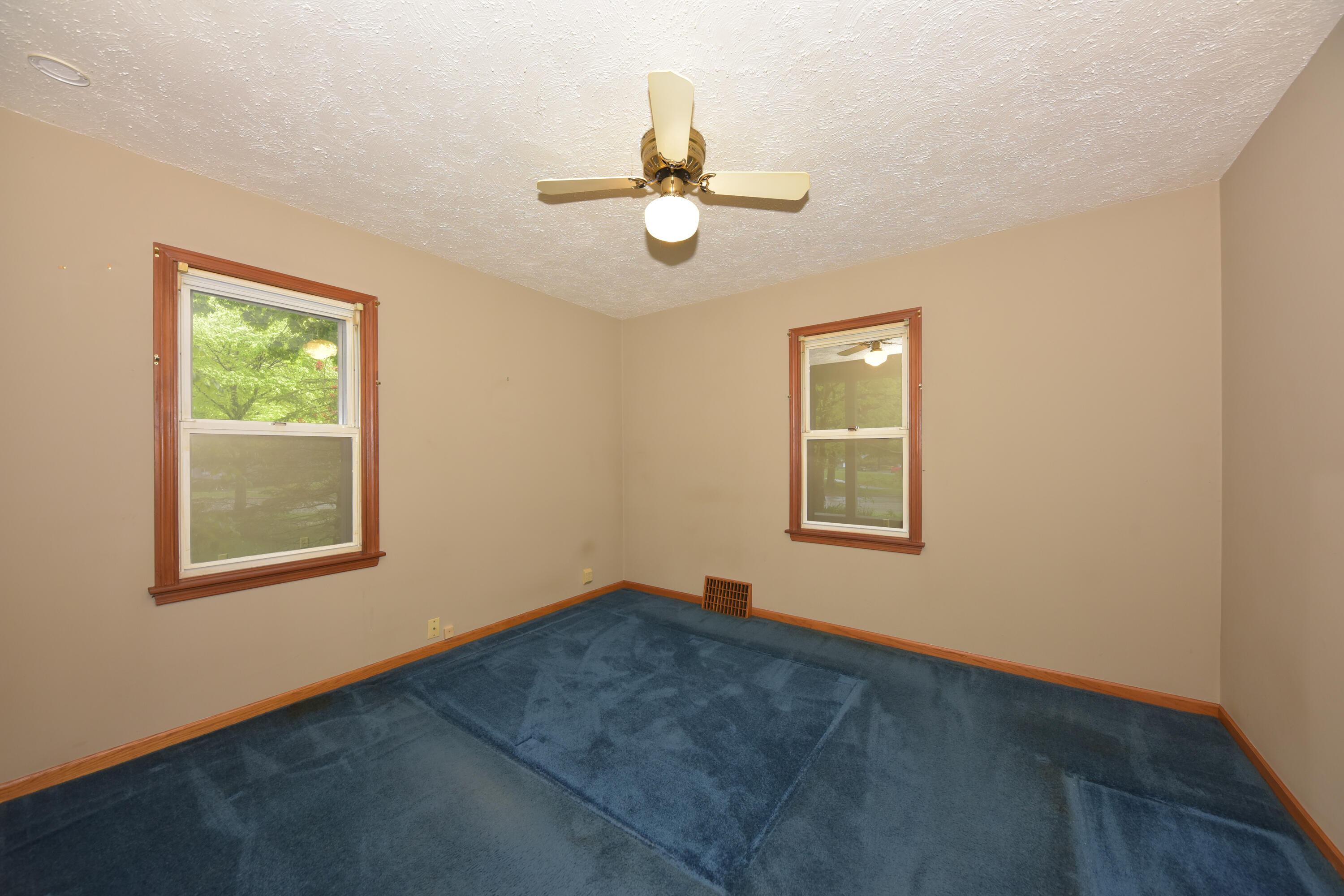 W59N729 Highwood Dr