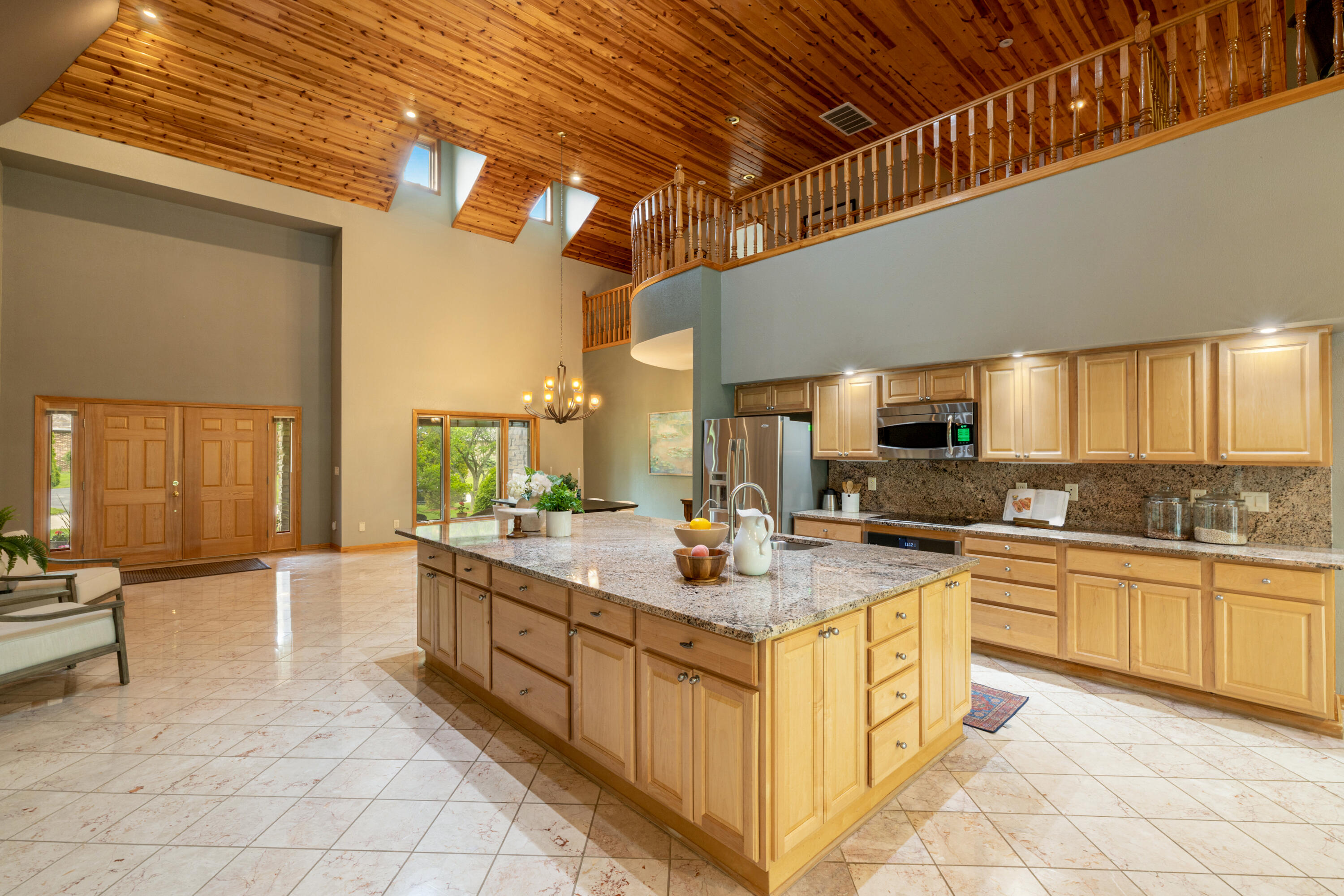 215 W Ravine Baye Rd