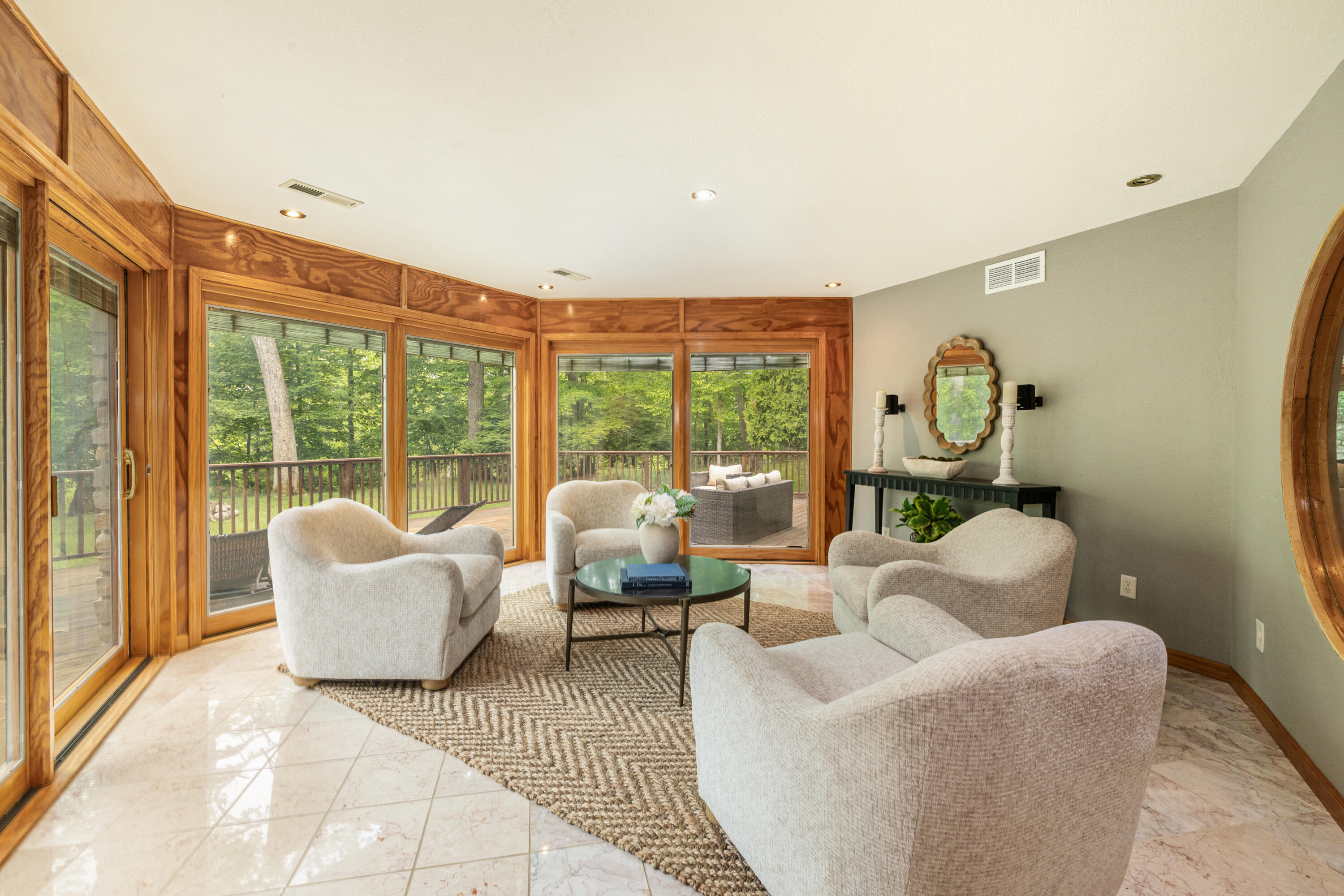 215 W Ravine Baye Rd