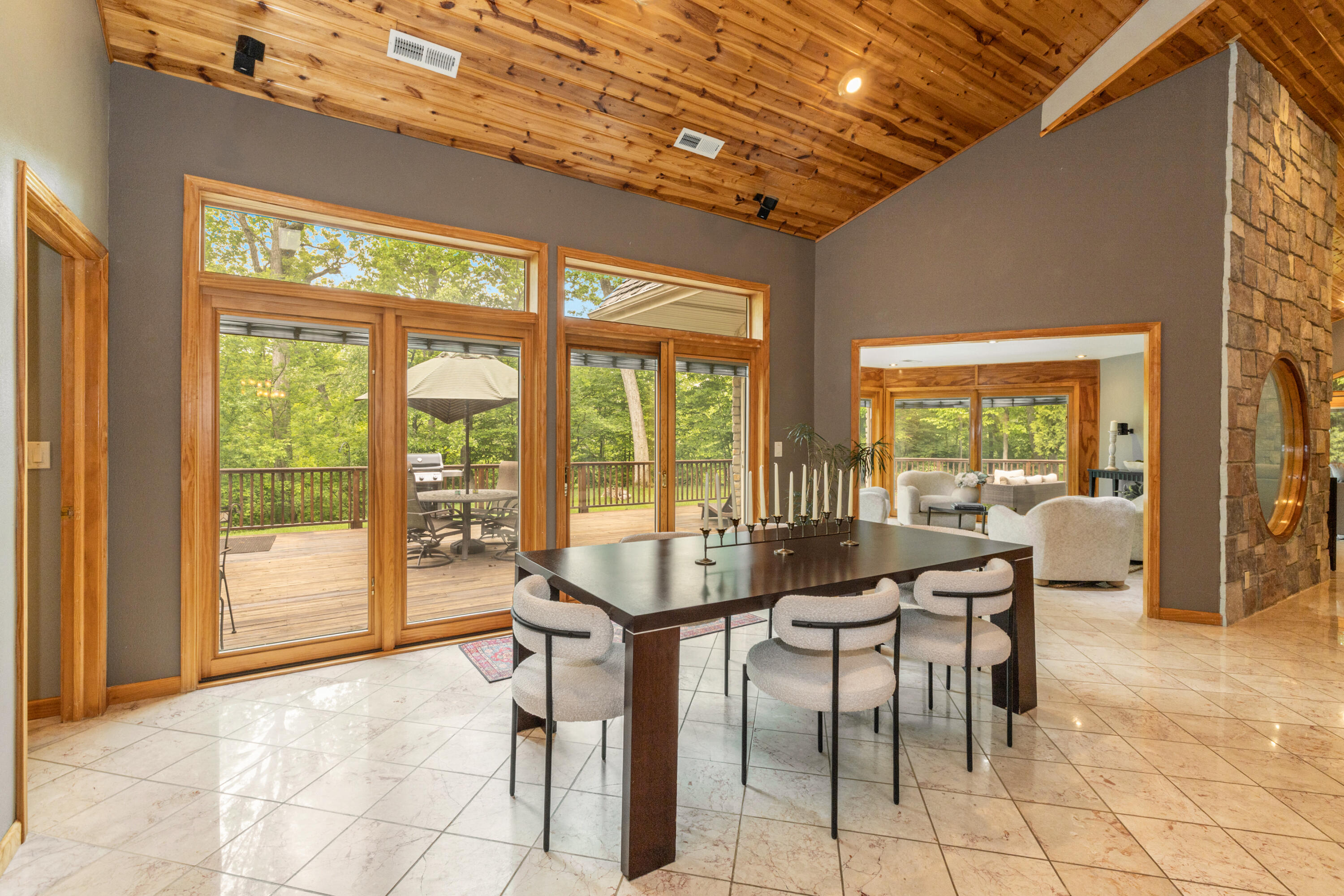 215 W Ravine Baye Rd