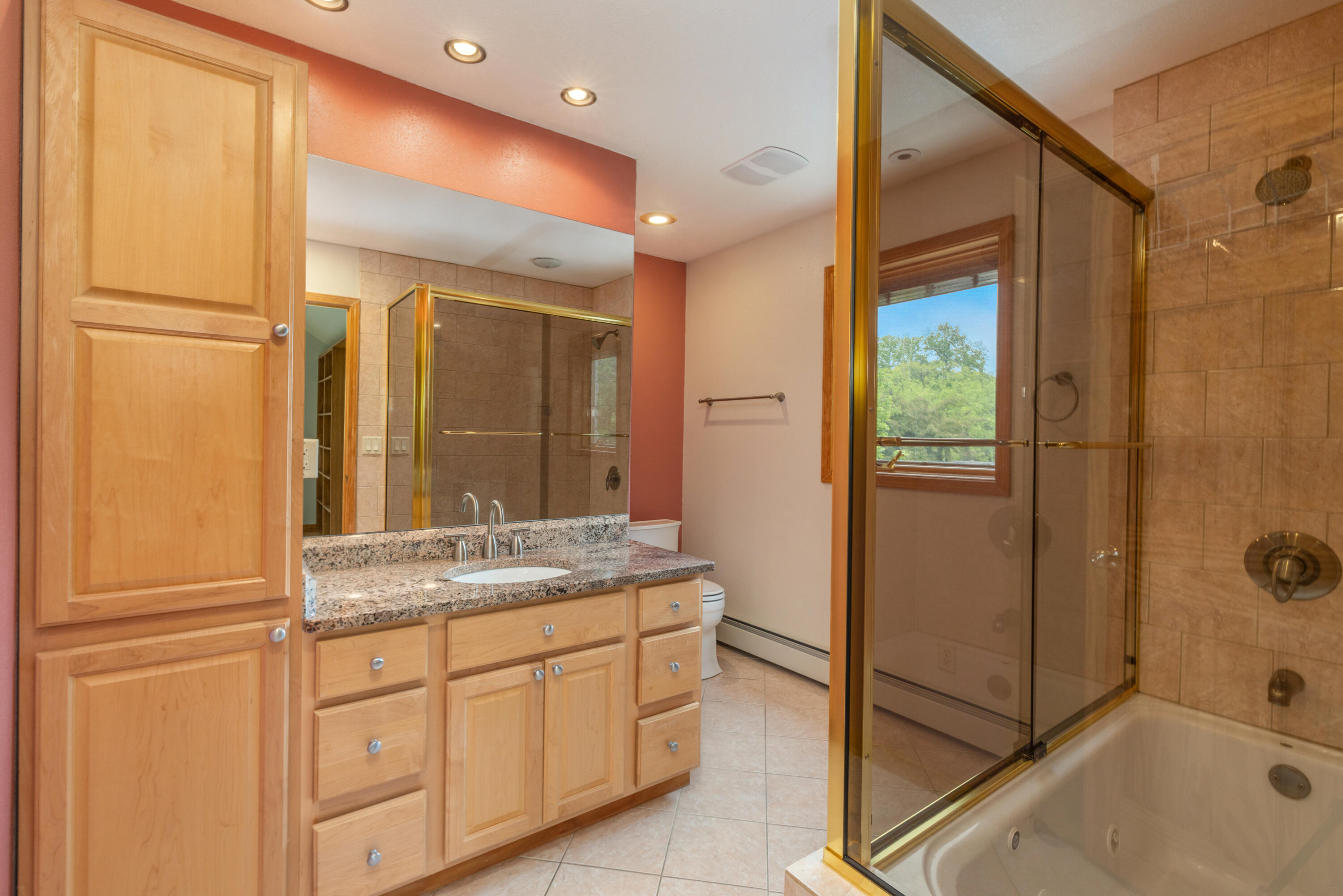 215 W Ravine Baye Rd