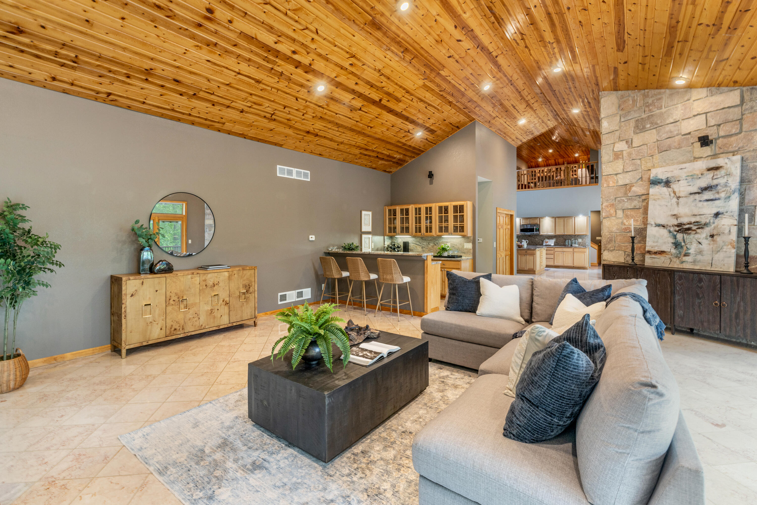 215 W Ravine Baye Rd