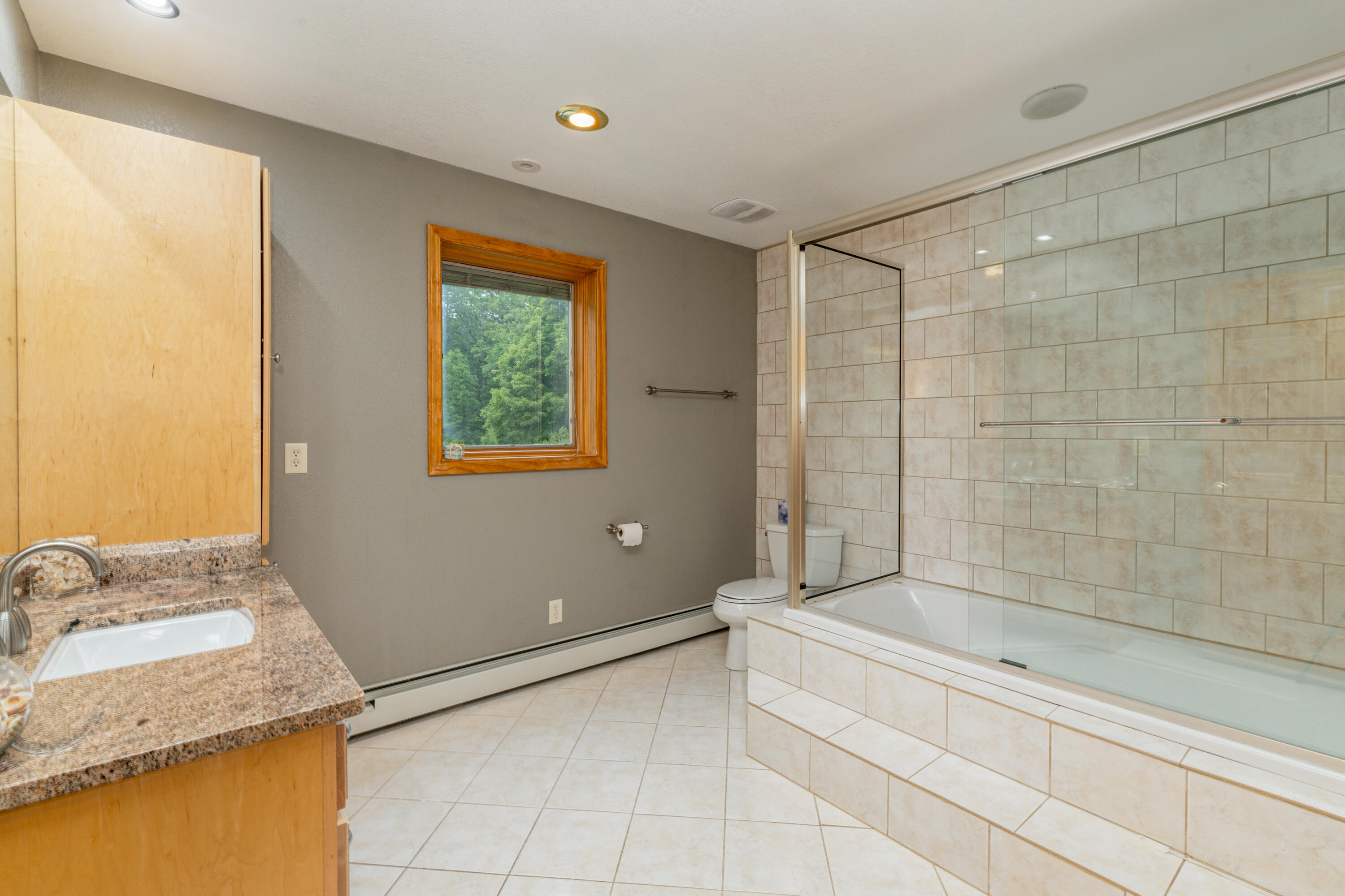 215 W Ravine Baye Rd