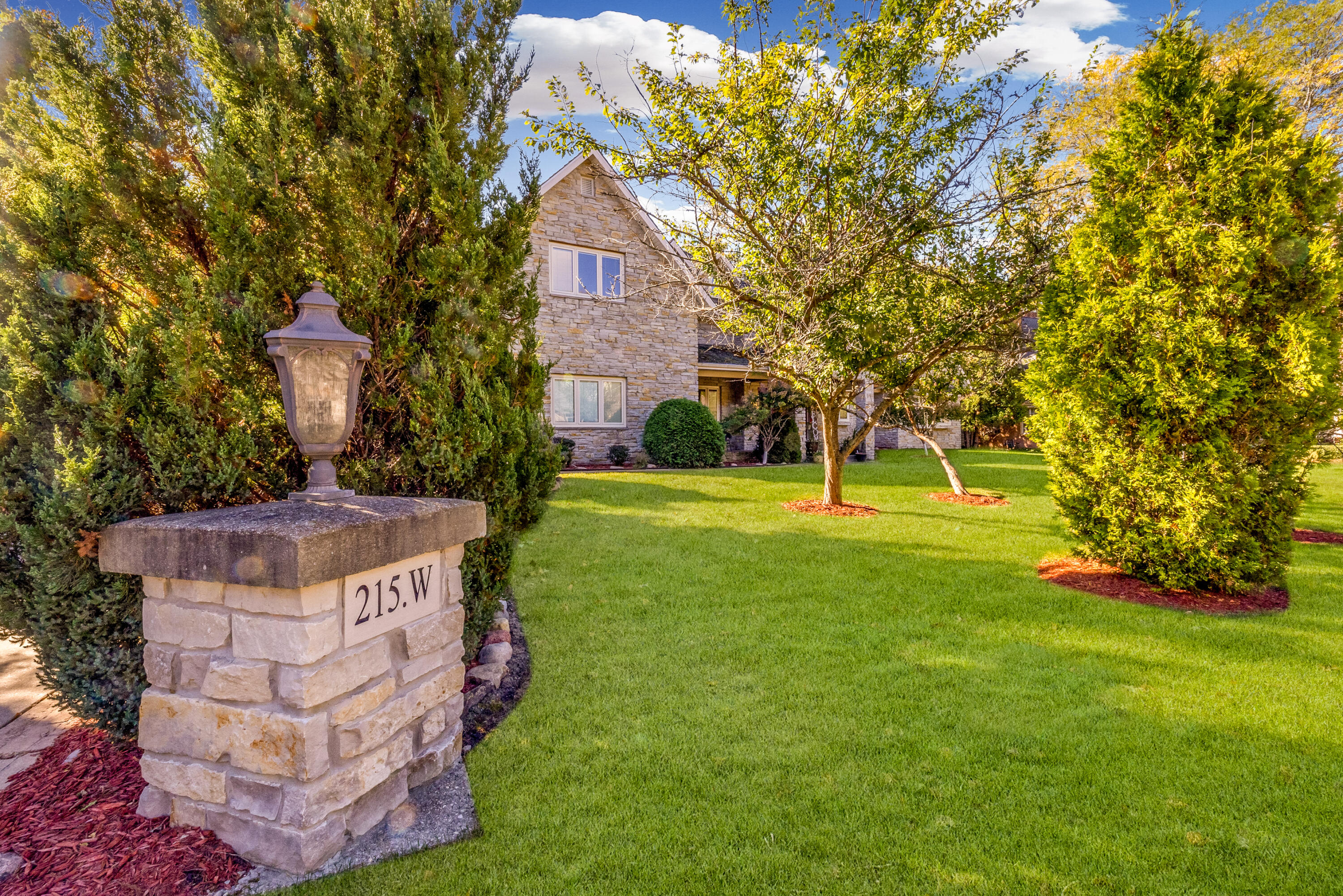 215 W Ravine Baye Rd