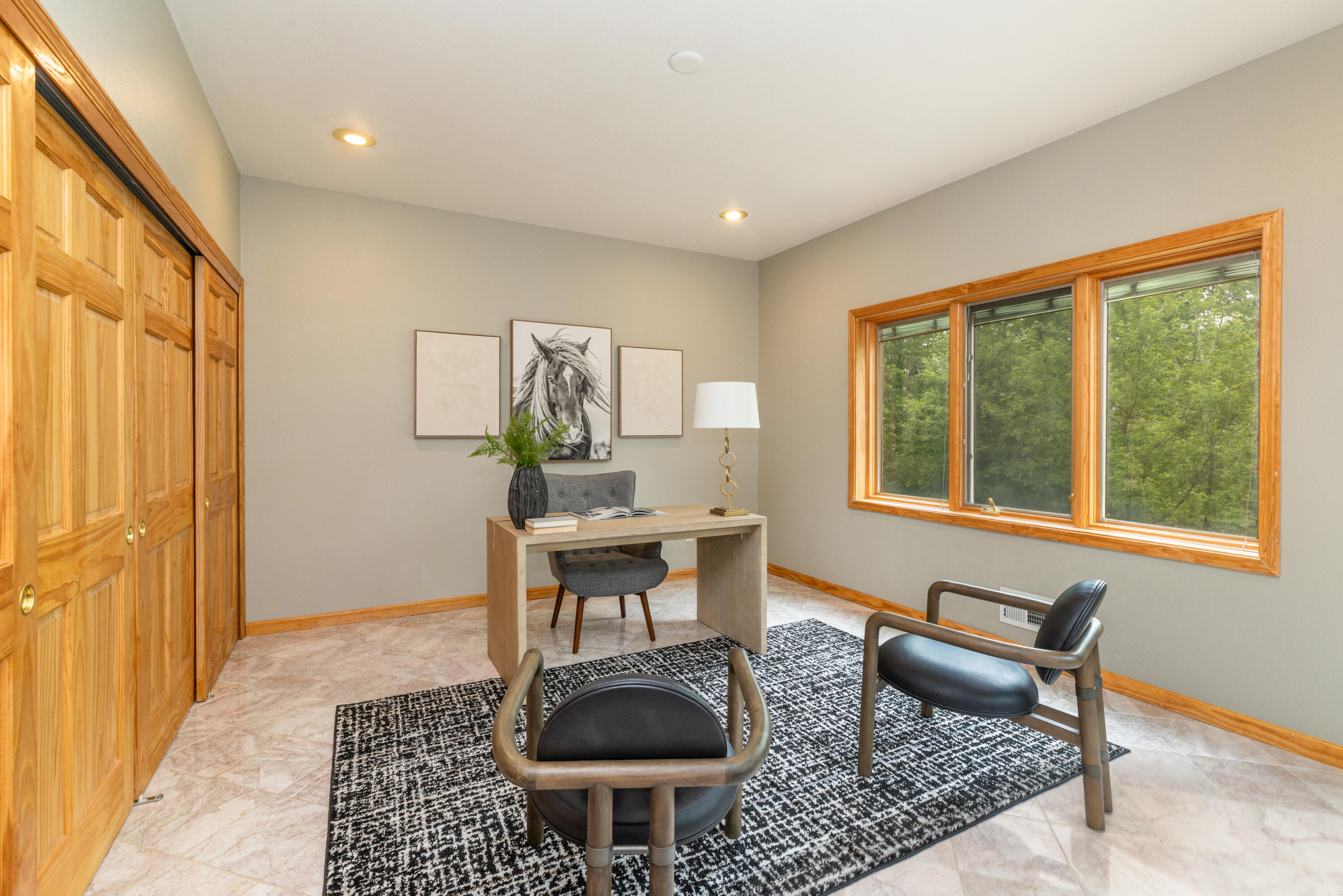 215 W Ravine Baye Rd
