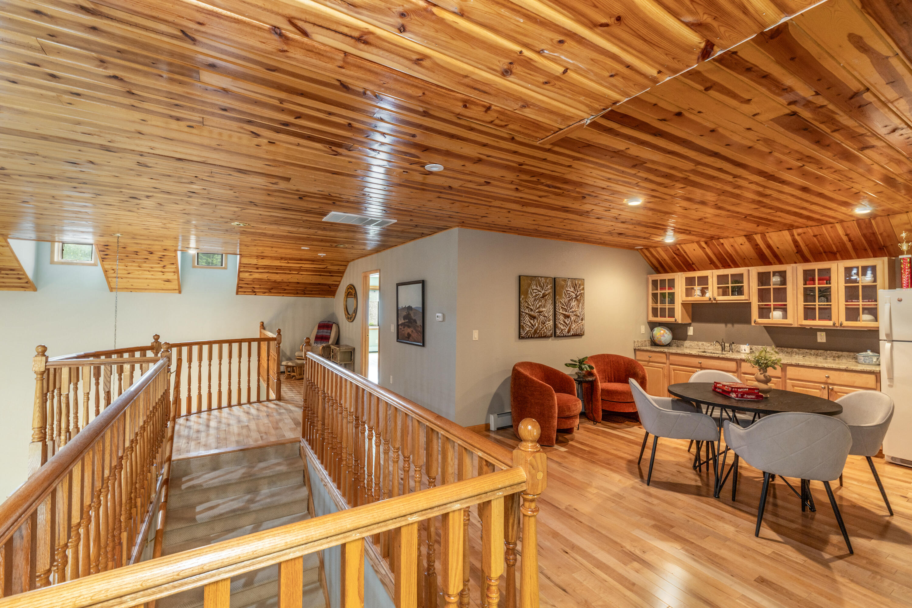 215 W Ravine Baye Rd