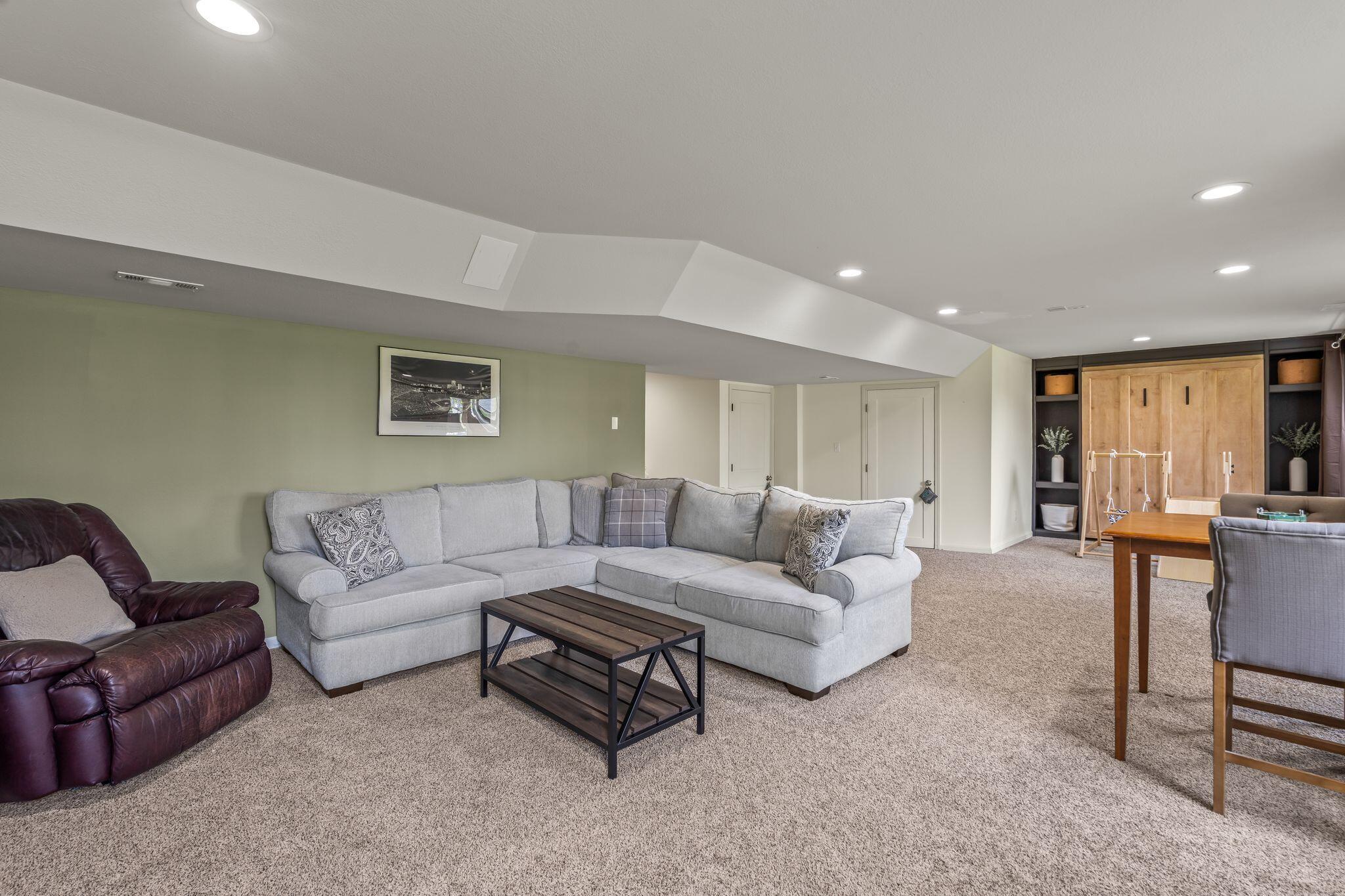 15420 Elmbrook Way