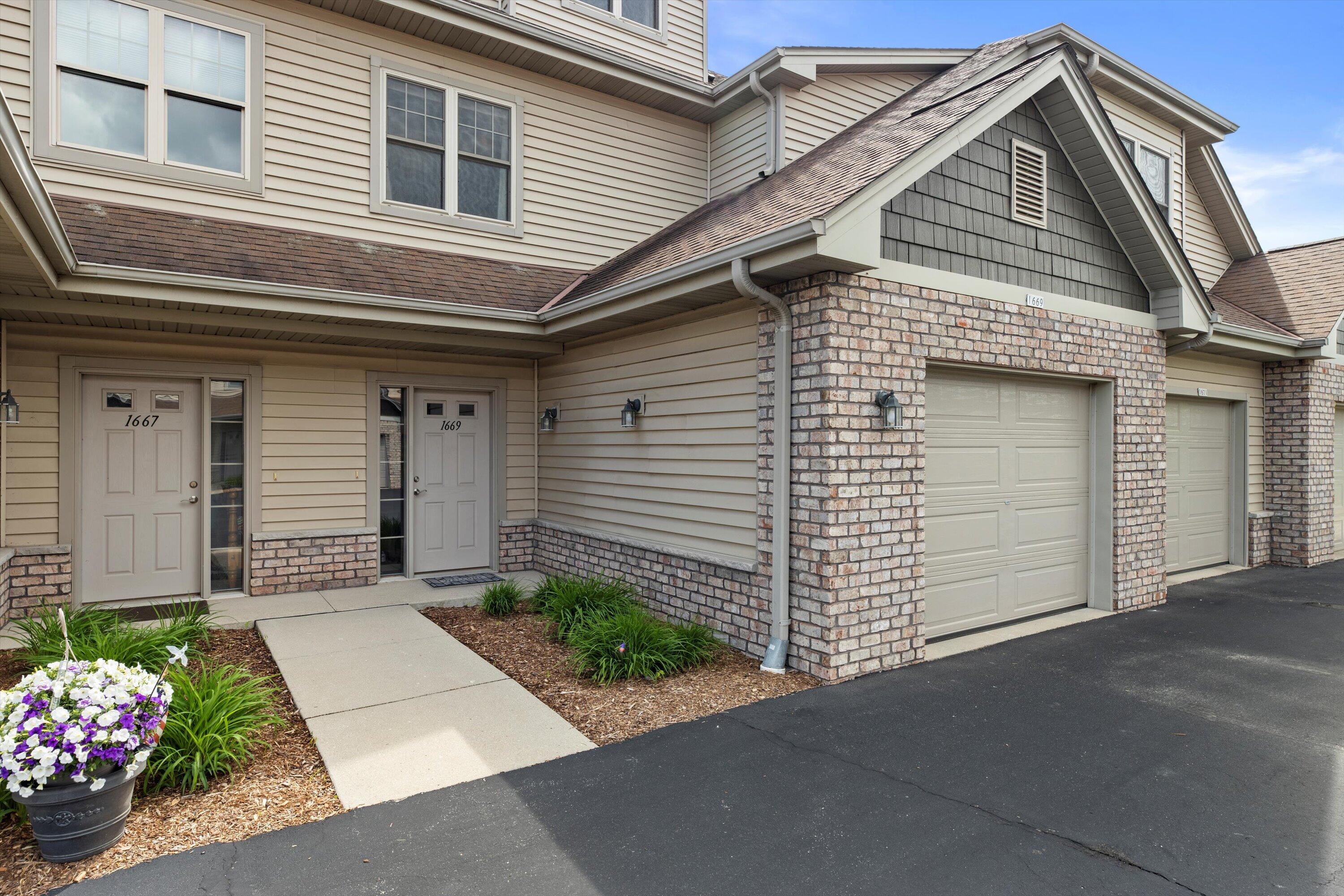 1669 New Port Vista Dr