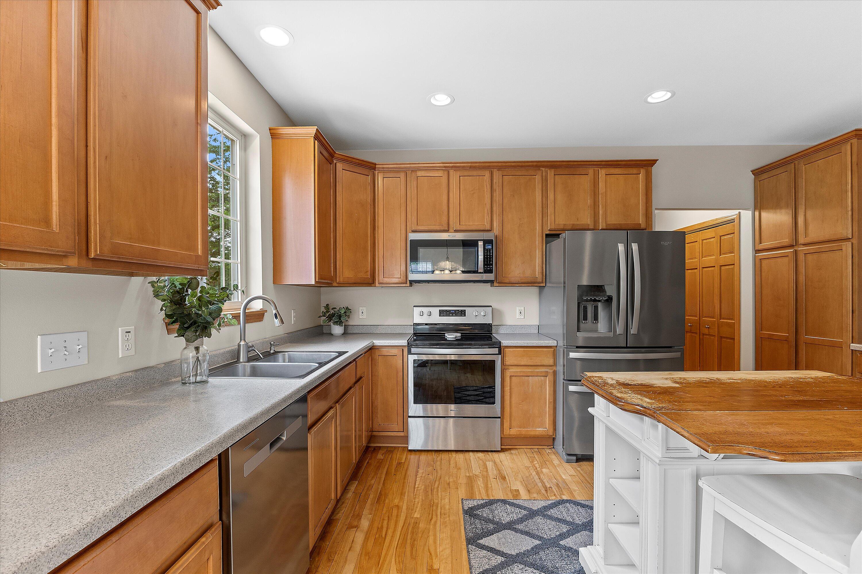 1333 Mockingbird Dr