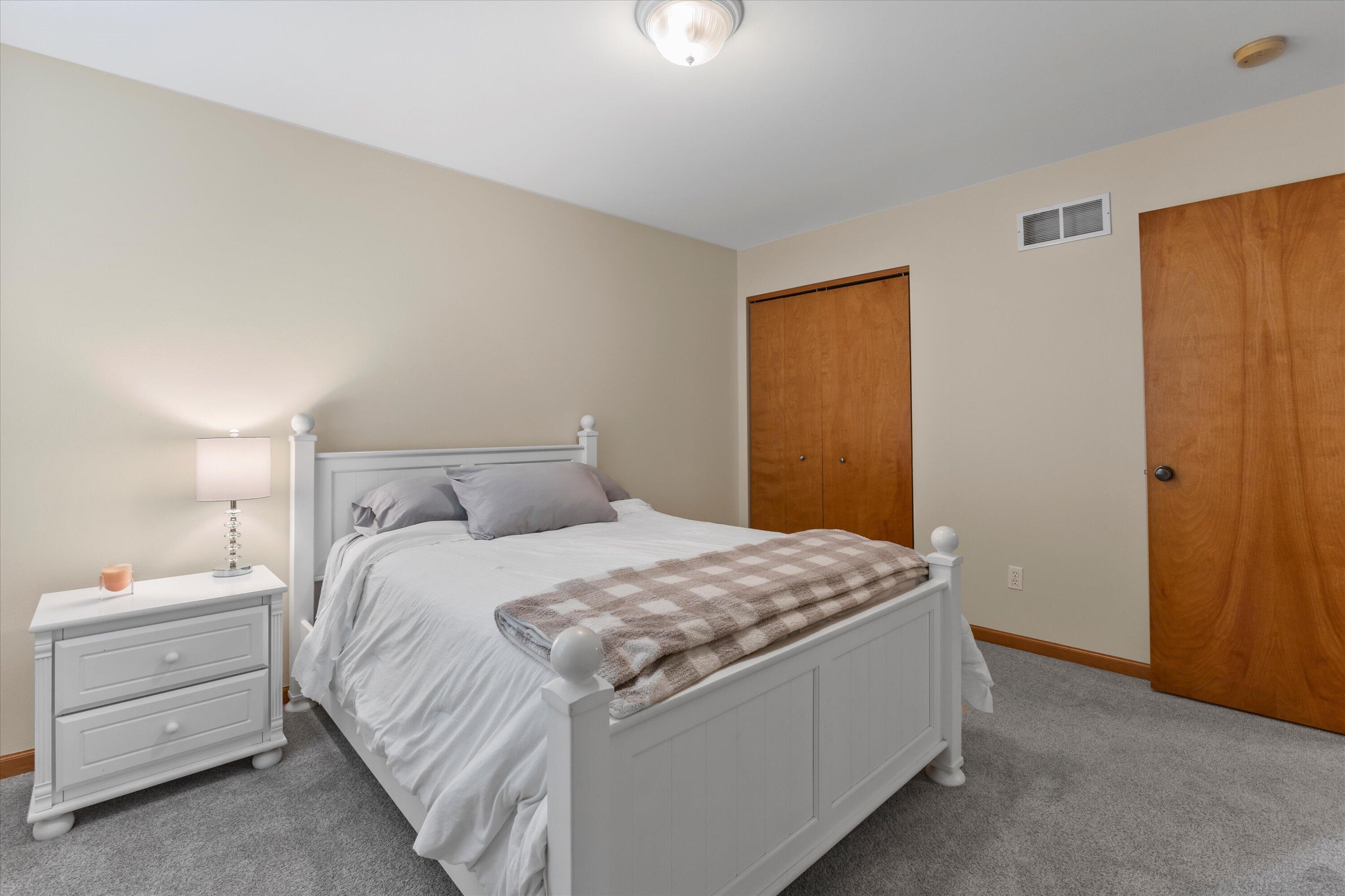 1333 Mockingbird Dr