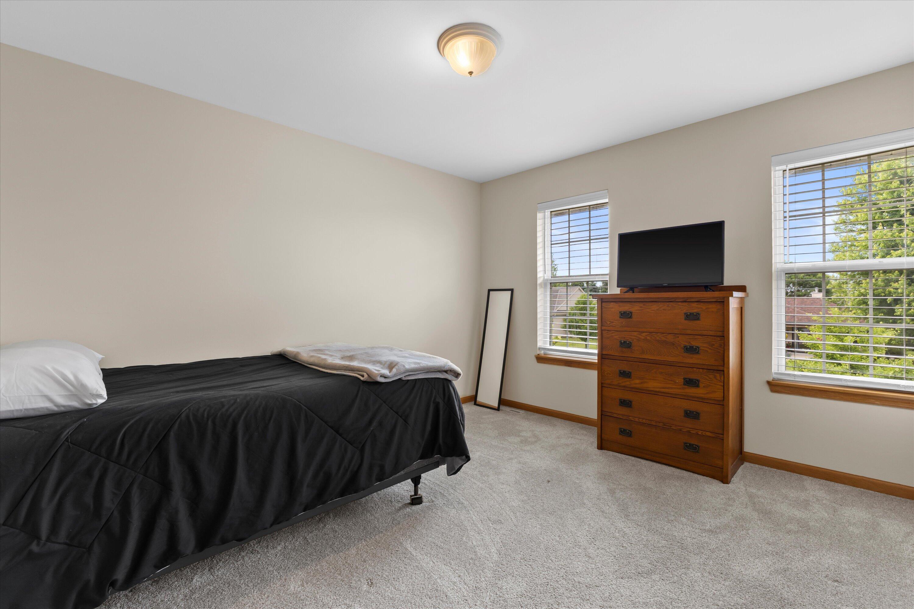 1333 Mockingbird Dr