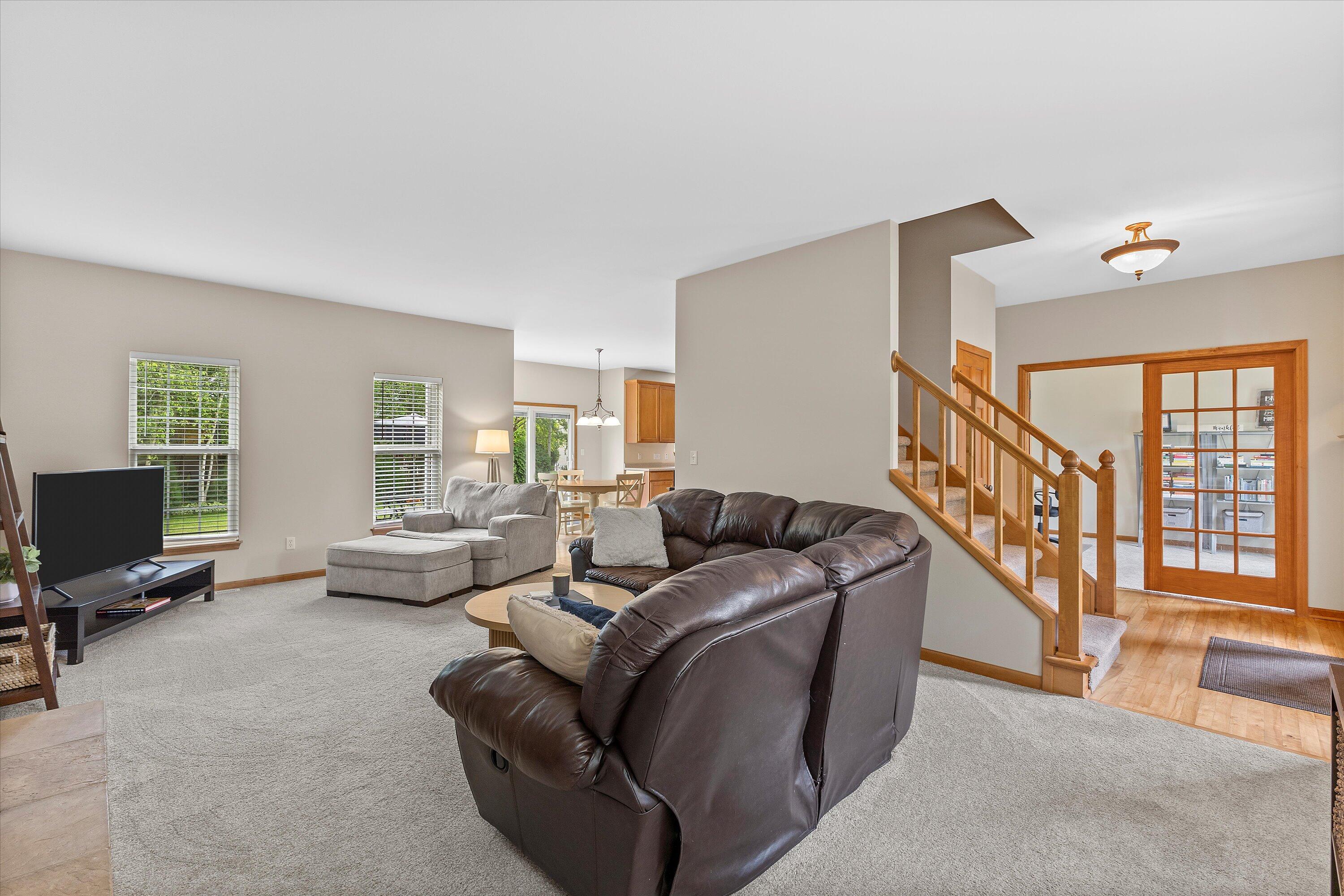 1333 Mockingbird Dr