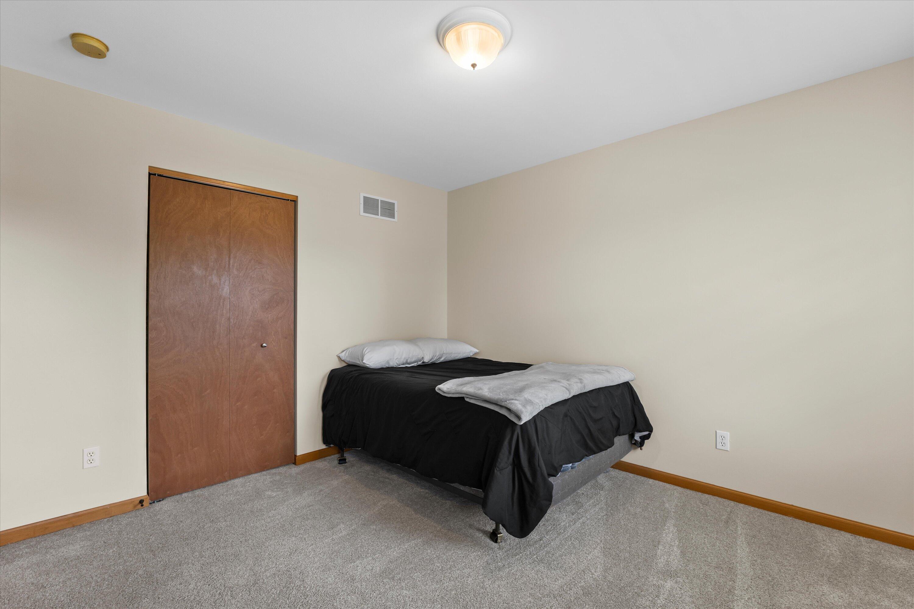 1333 Mockingbird Dr