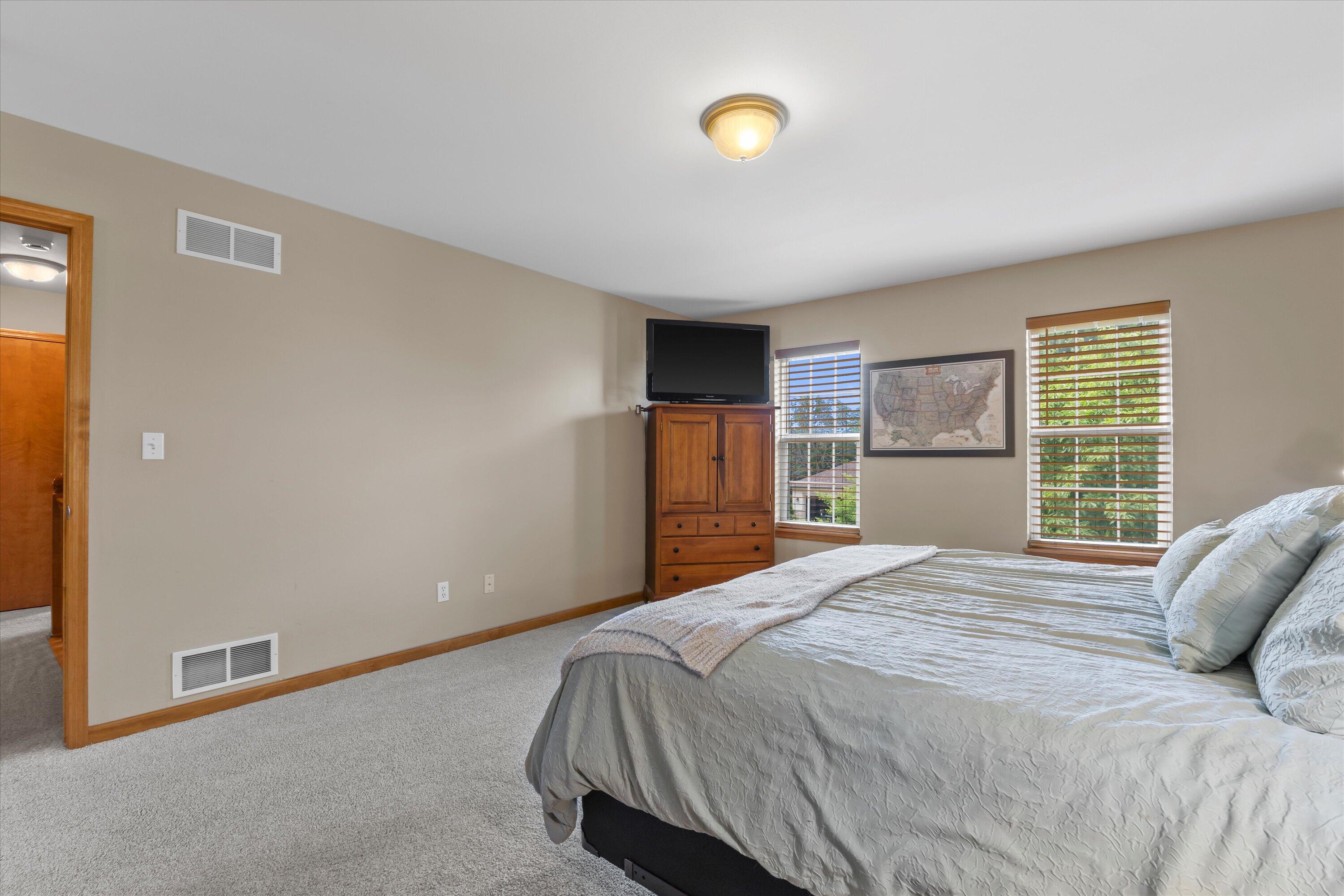 1333 Mockingbird Dr