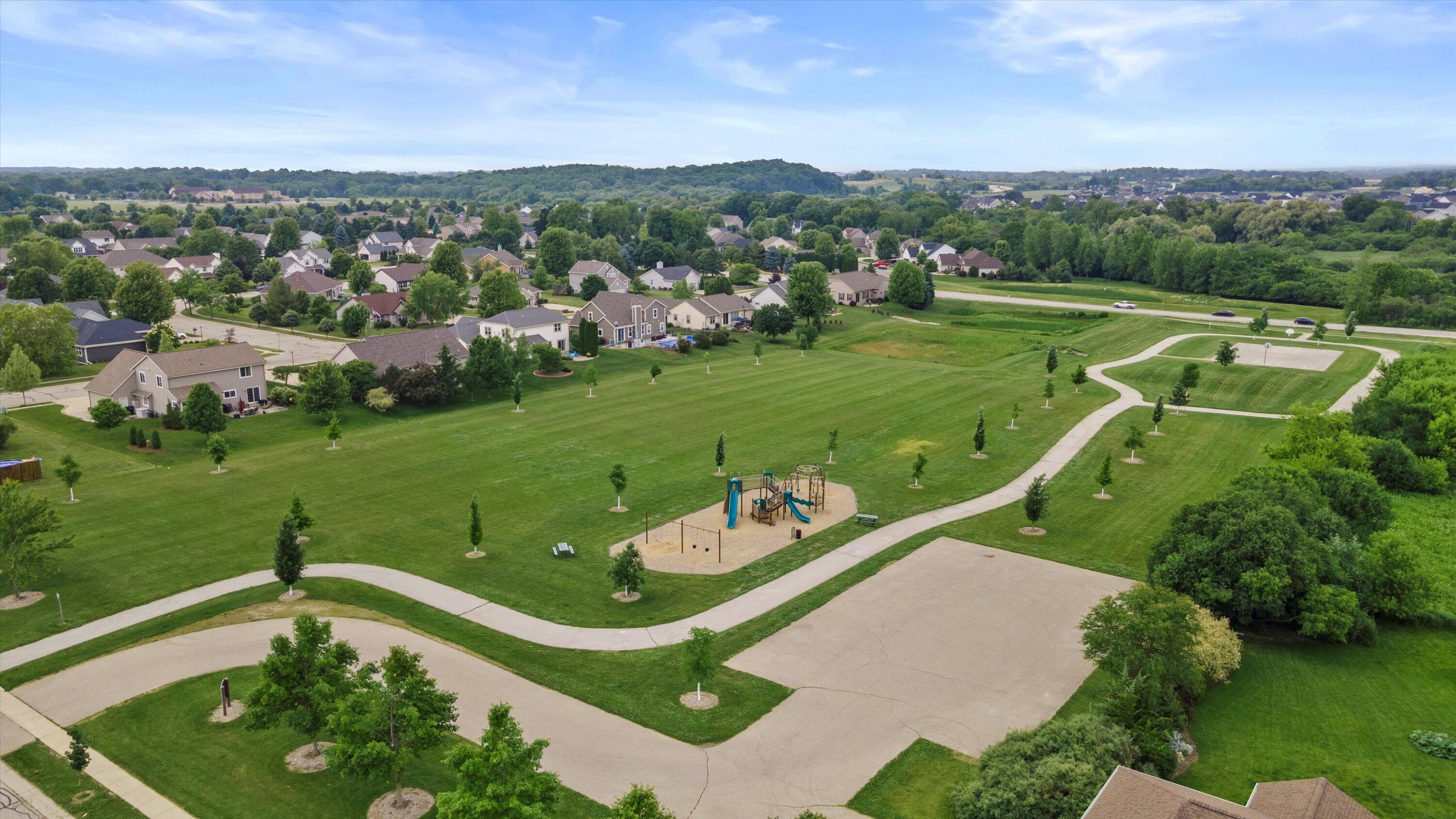 1333 Mockingbird Dr