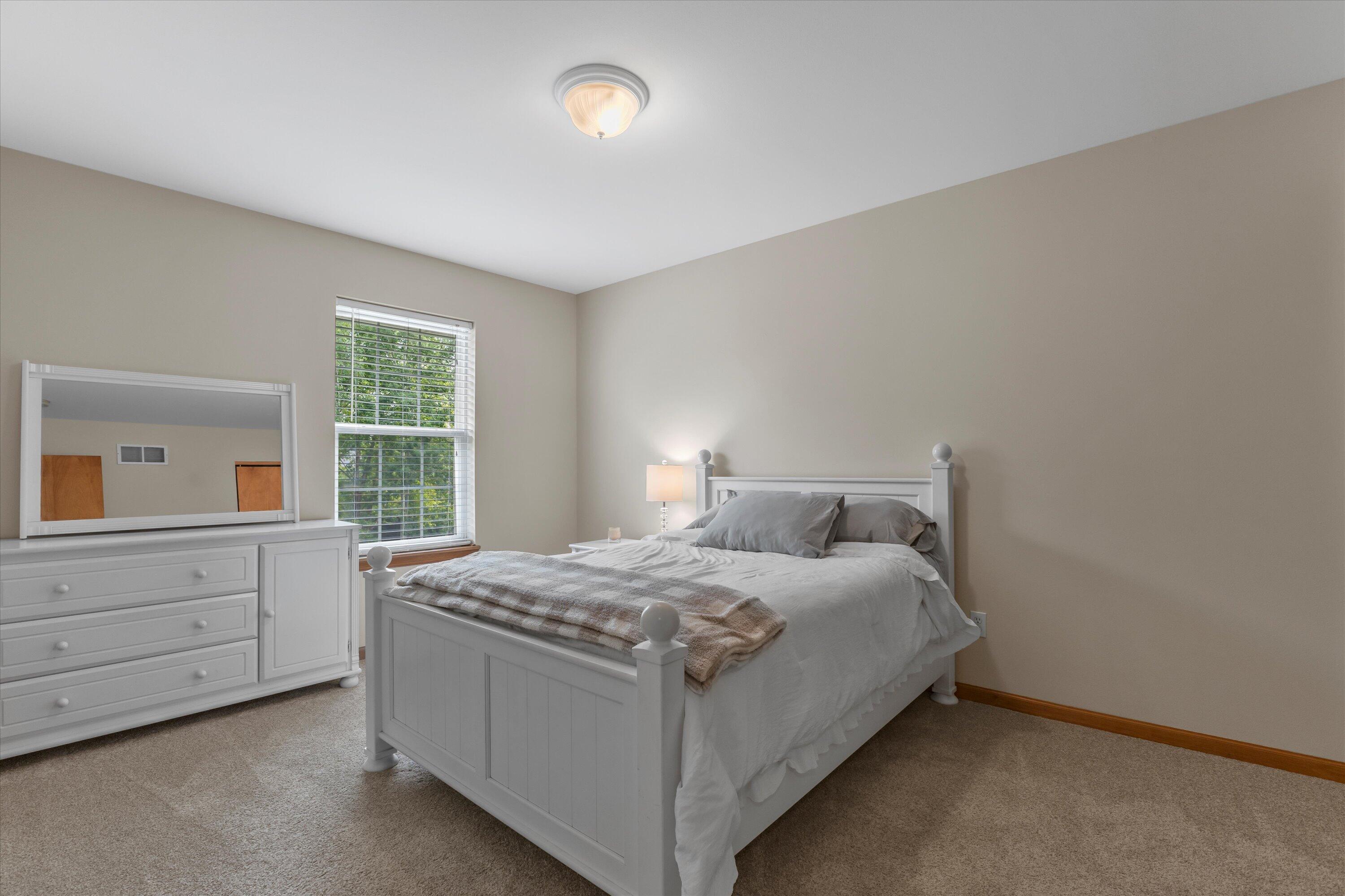 1333 Mockingbird Dr