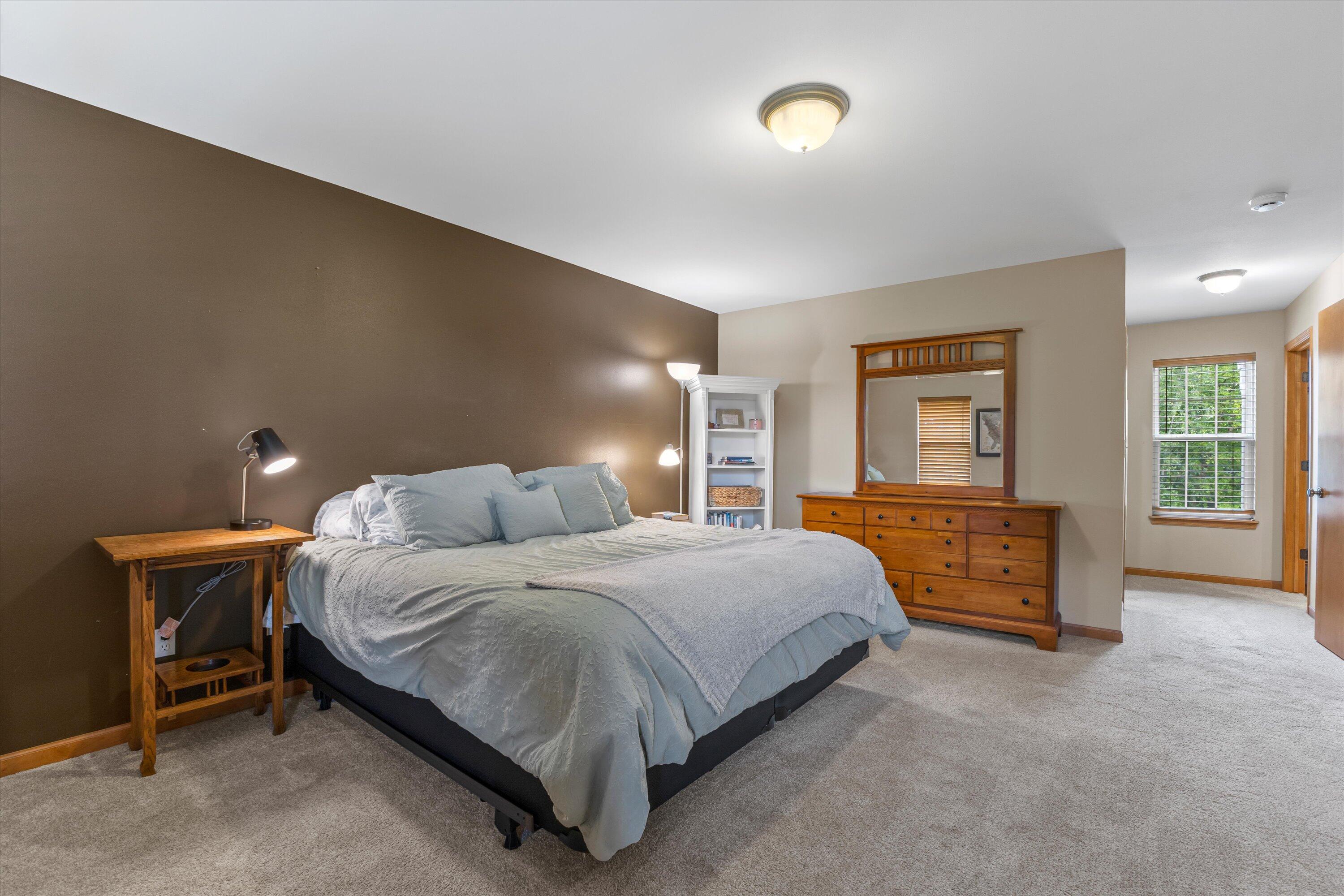 1333 Mockingbird Dr