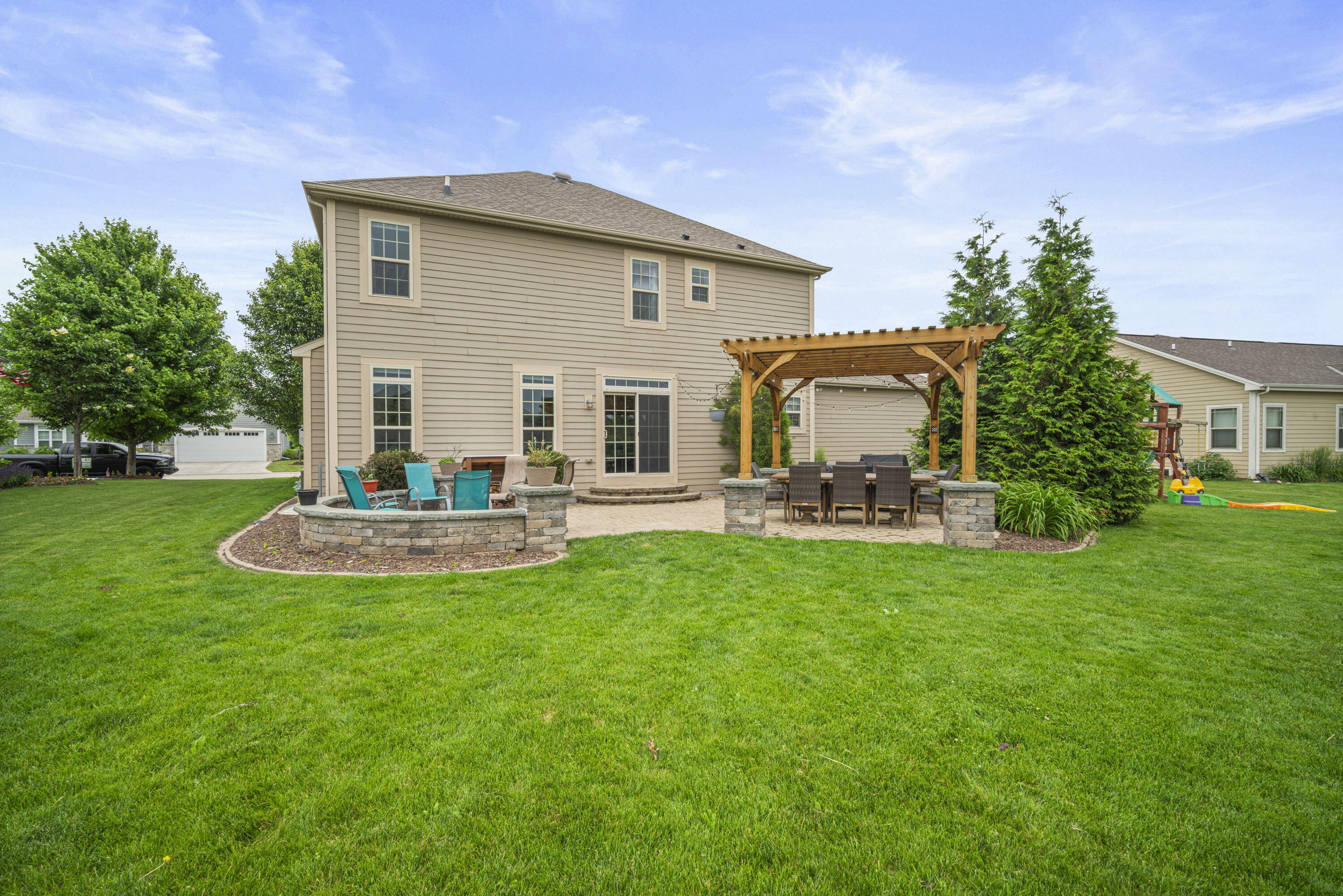 W177N11441 Blackstone Cir