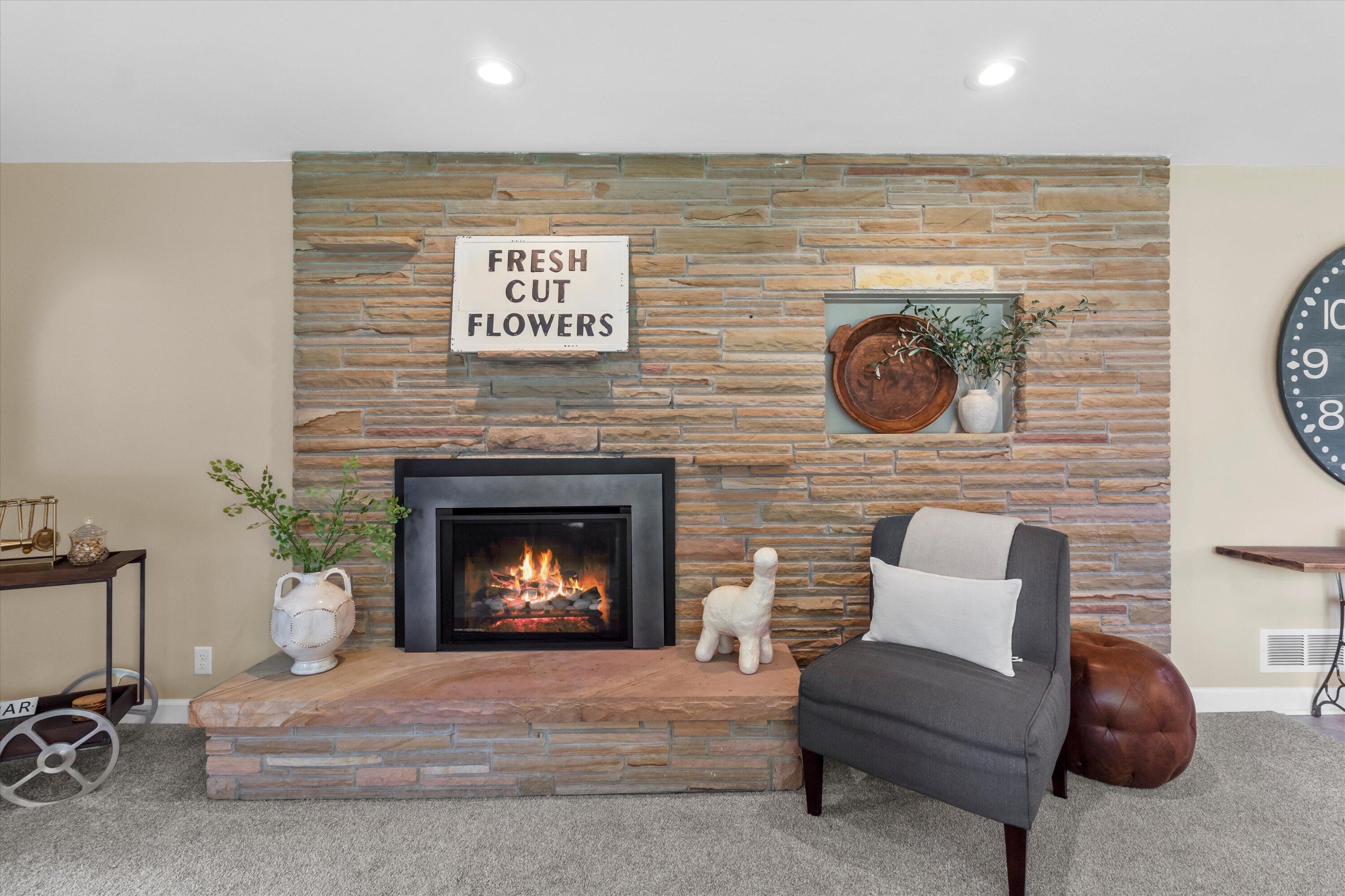 9065 N Tennyson Dr