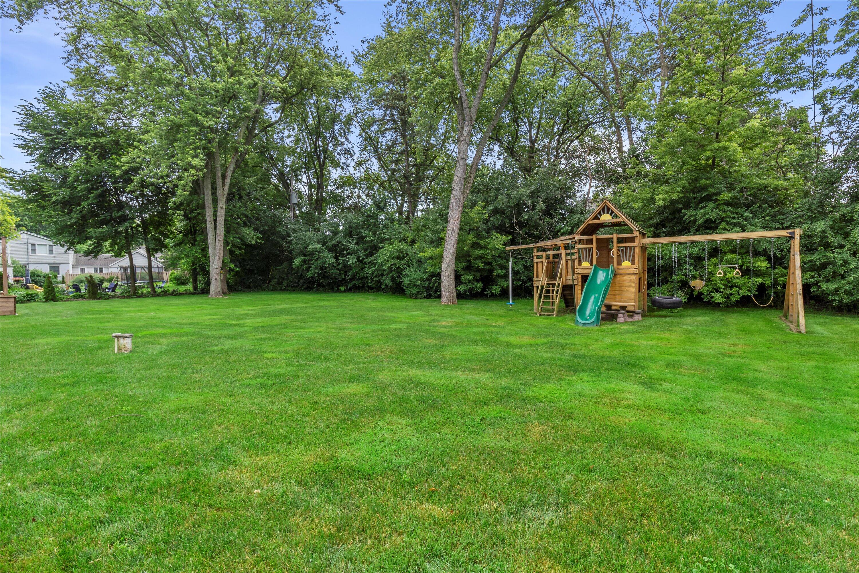 9065 N Tennyson Dr
