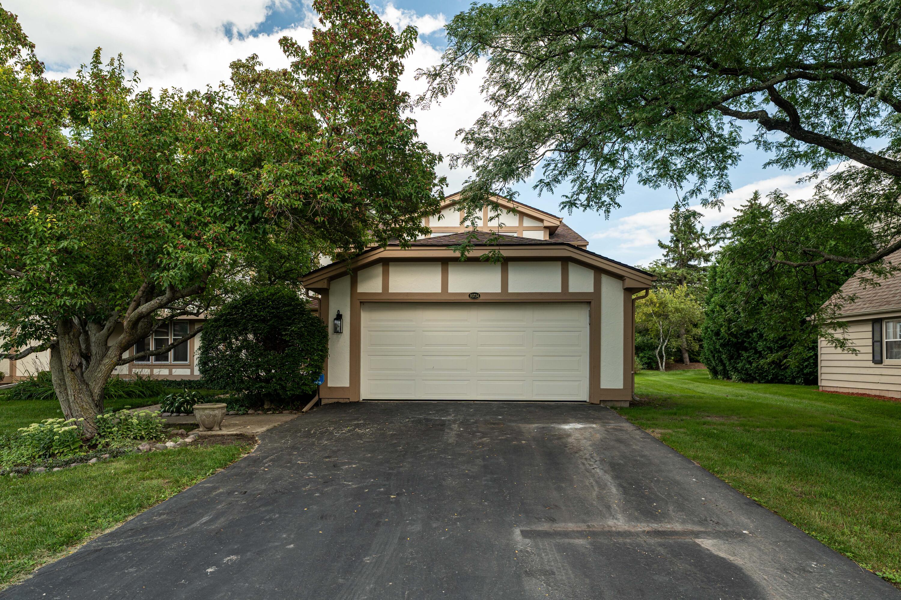 10734 N Magnolia Dr