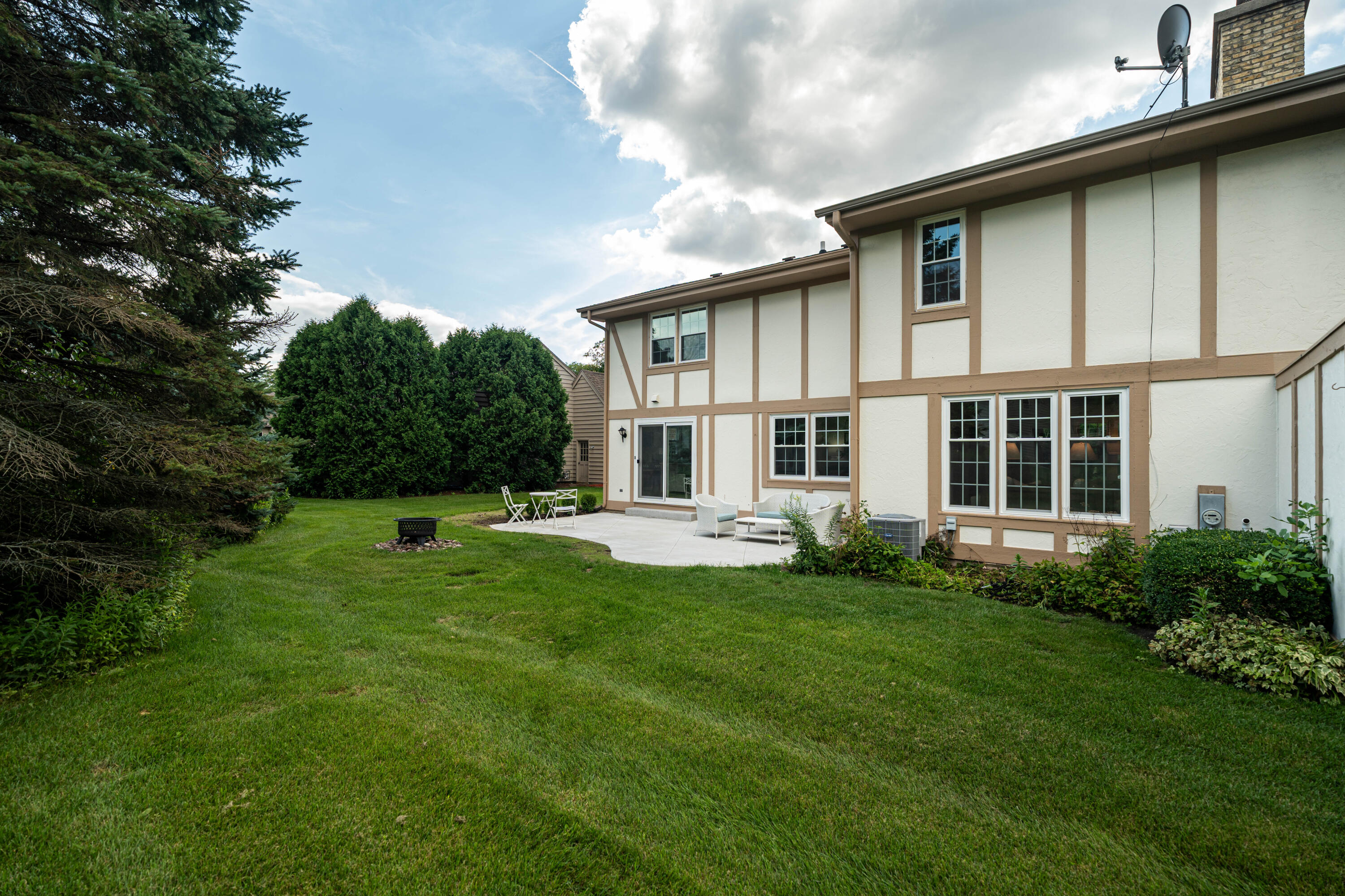 10734 N Magnolia Dr