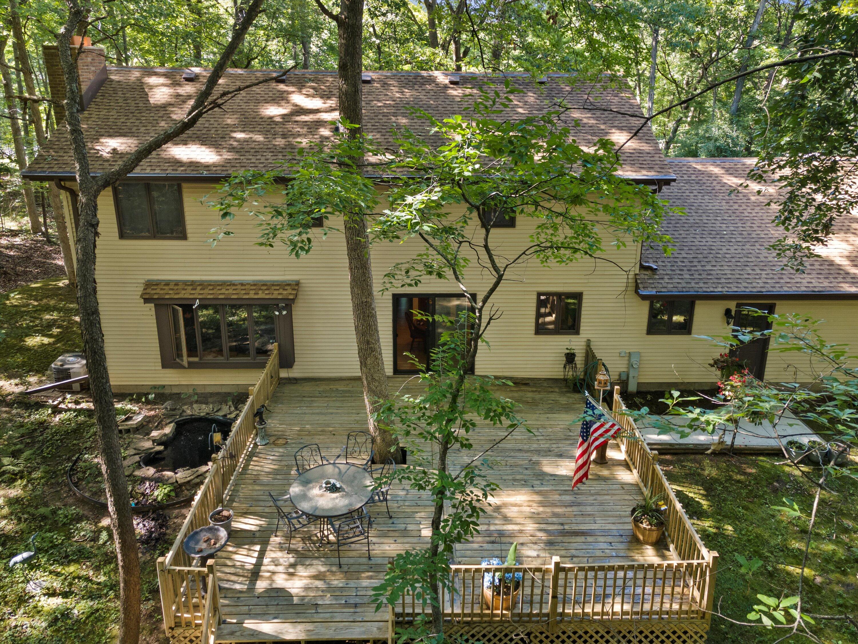 W263N7064 Thousand Oaks Dr