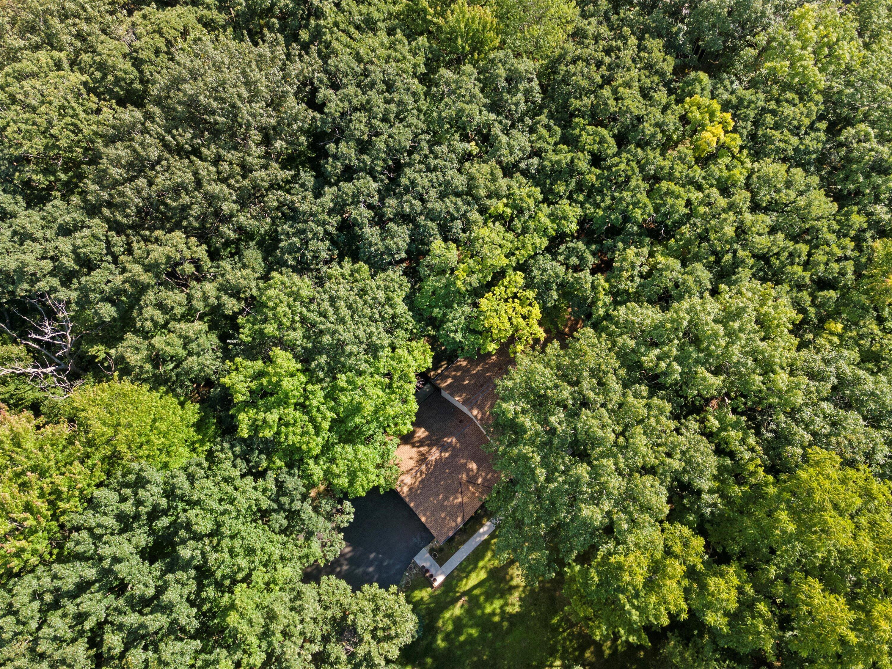W263N7064 Thousand Oaks Dr