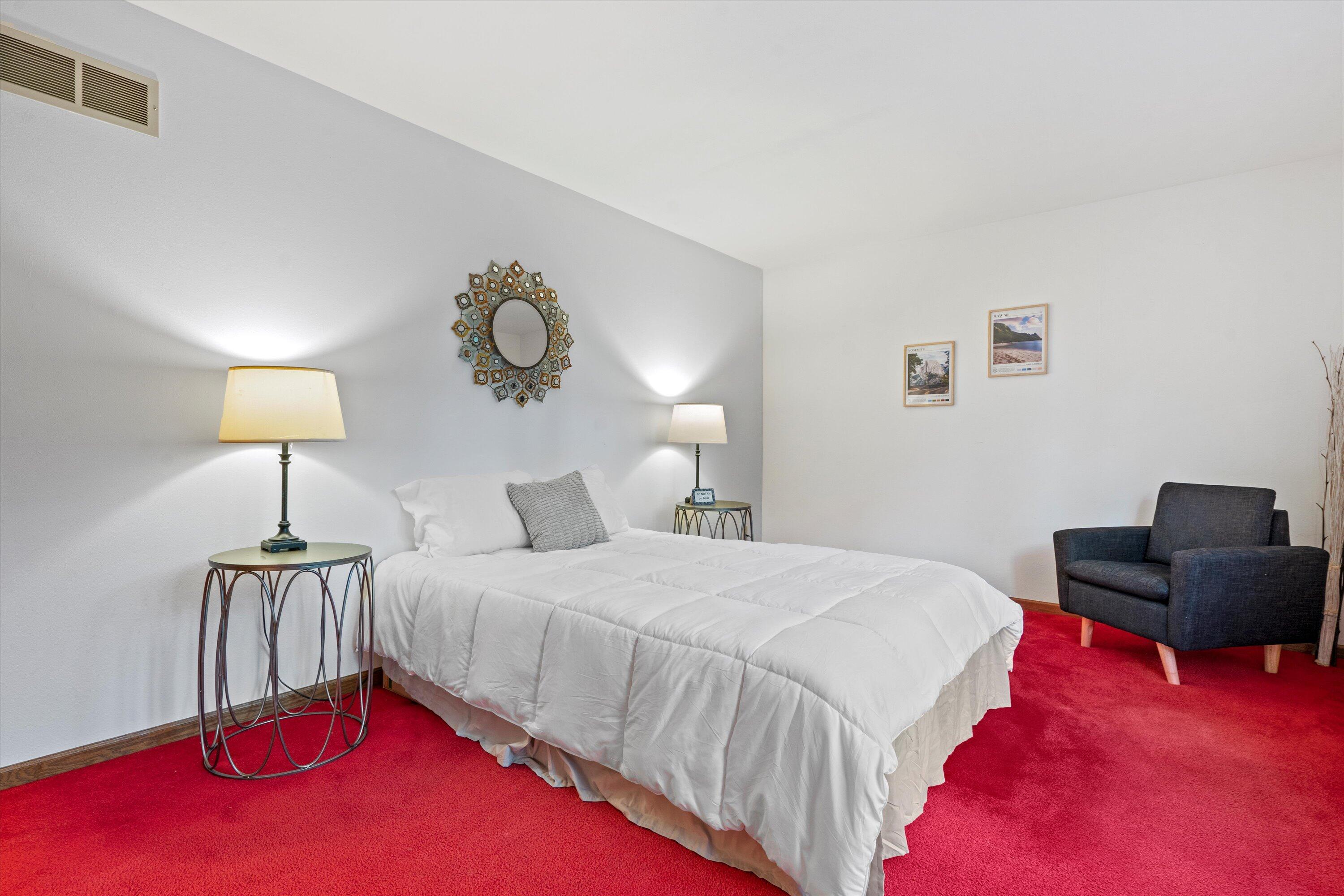 W263N7064 Thousand Oaks Dr