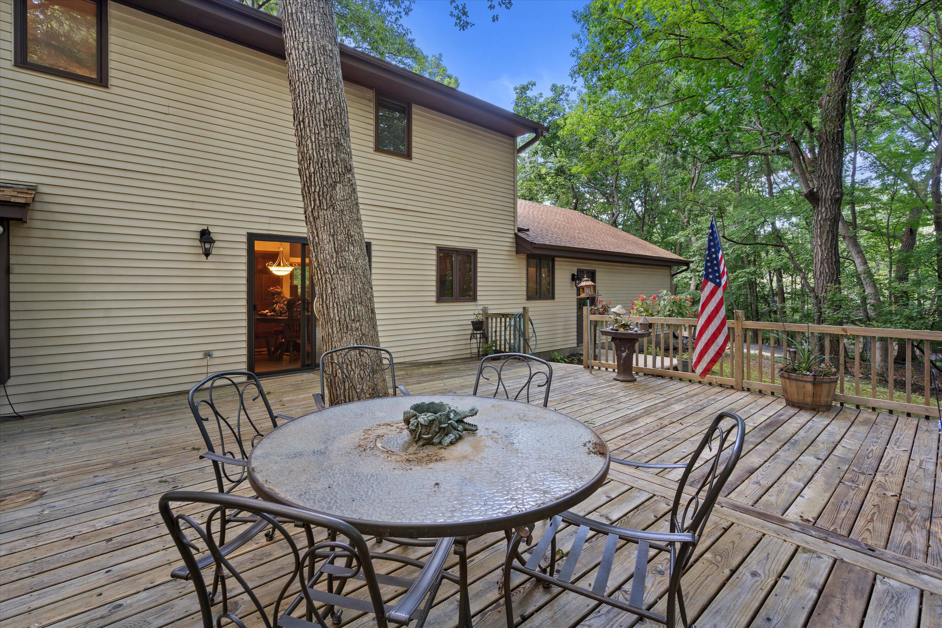 W263N7064 Thousand Oaks Dr