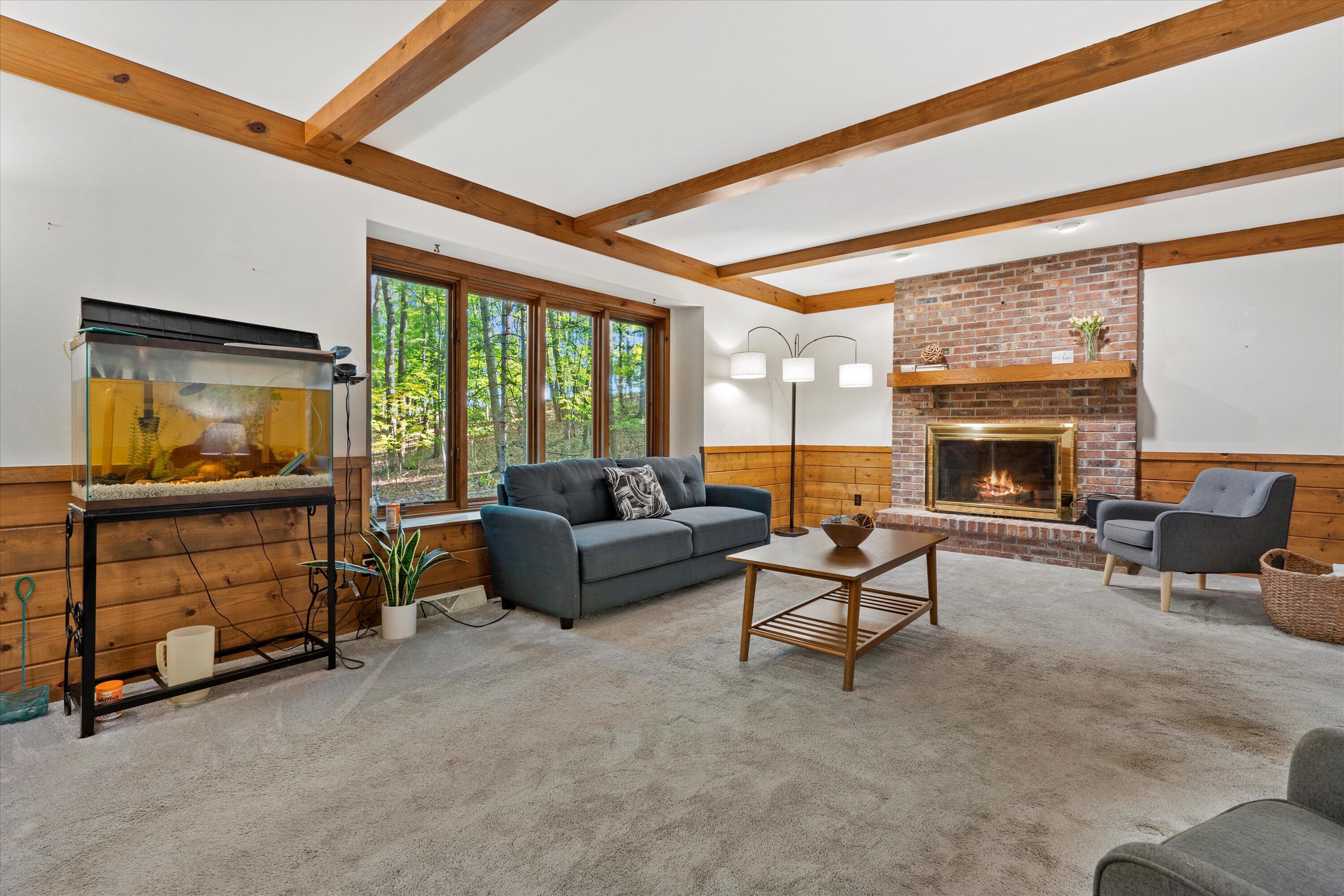 W263N7064 Thousand Oaks Dr