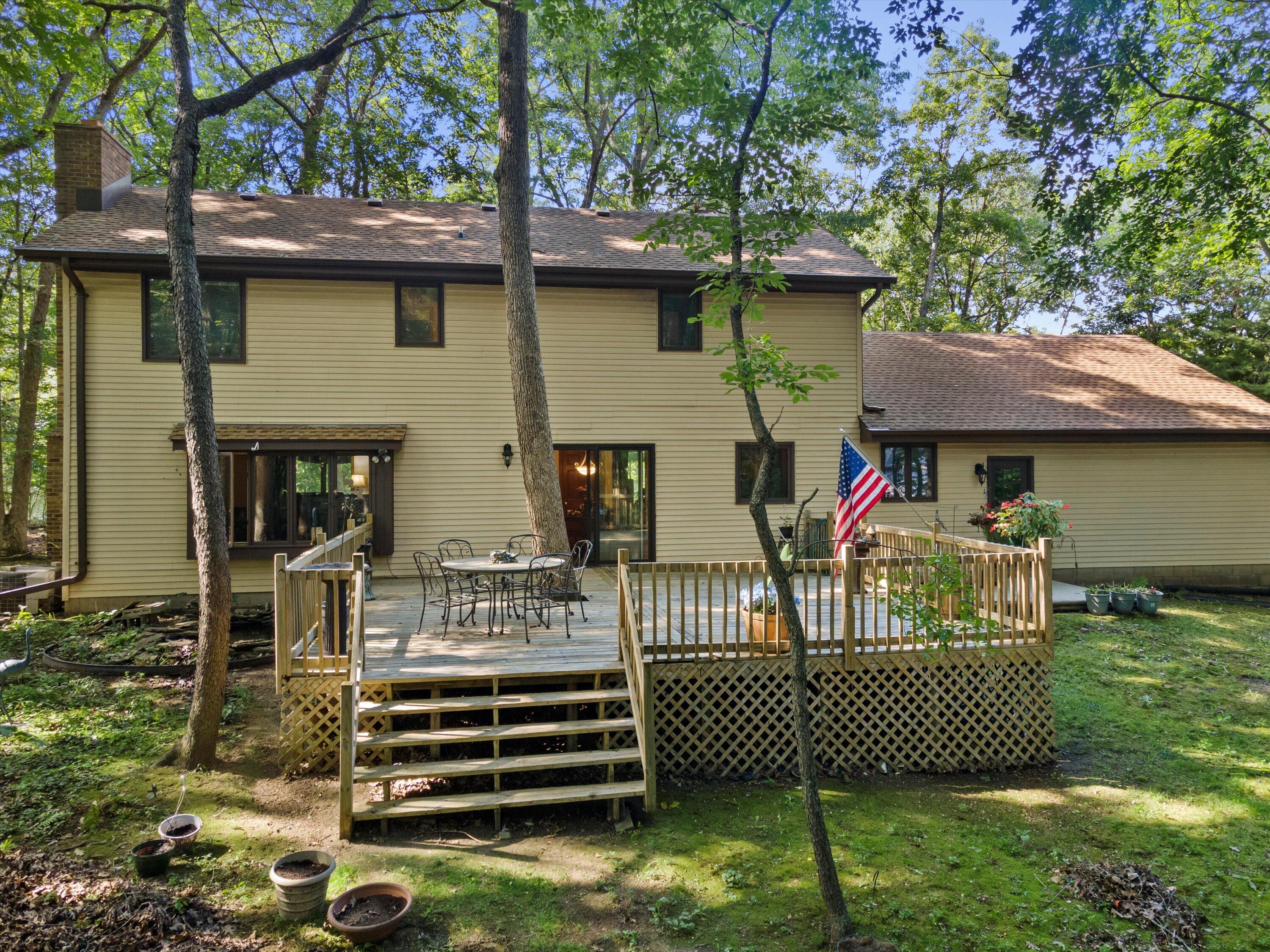 W263N7064 Thousand Oaks Dr