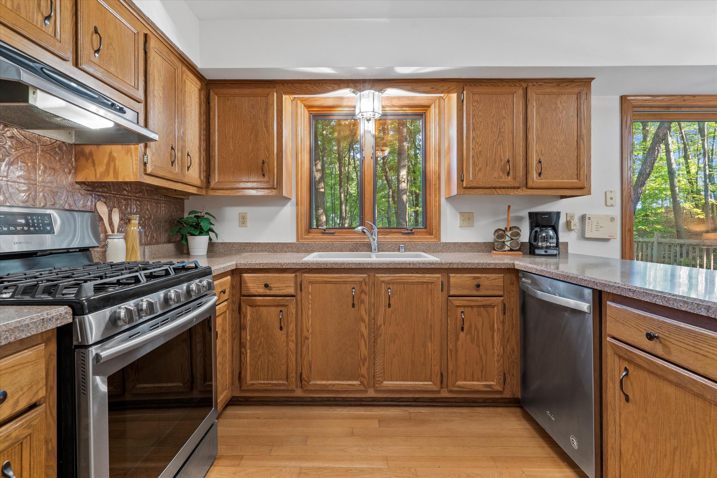 W263N7064 Thousand Oaks Dr