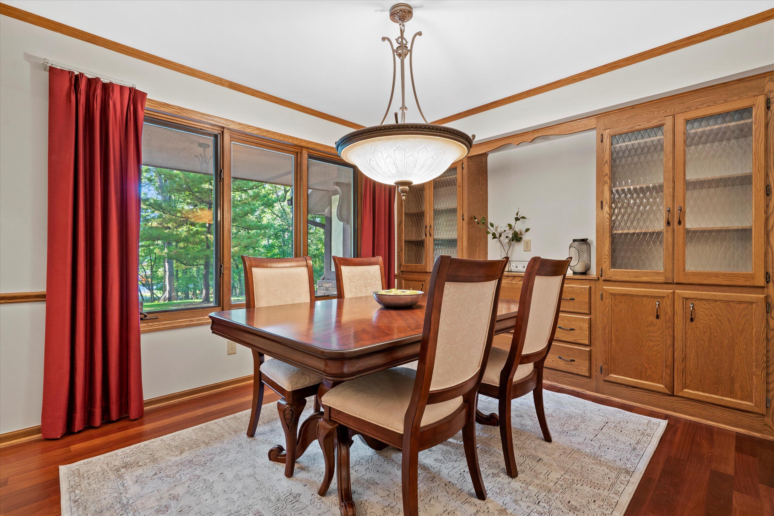 W263N7064 Thousand Oaks Dr