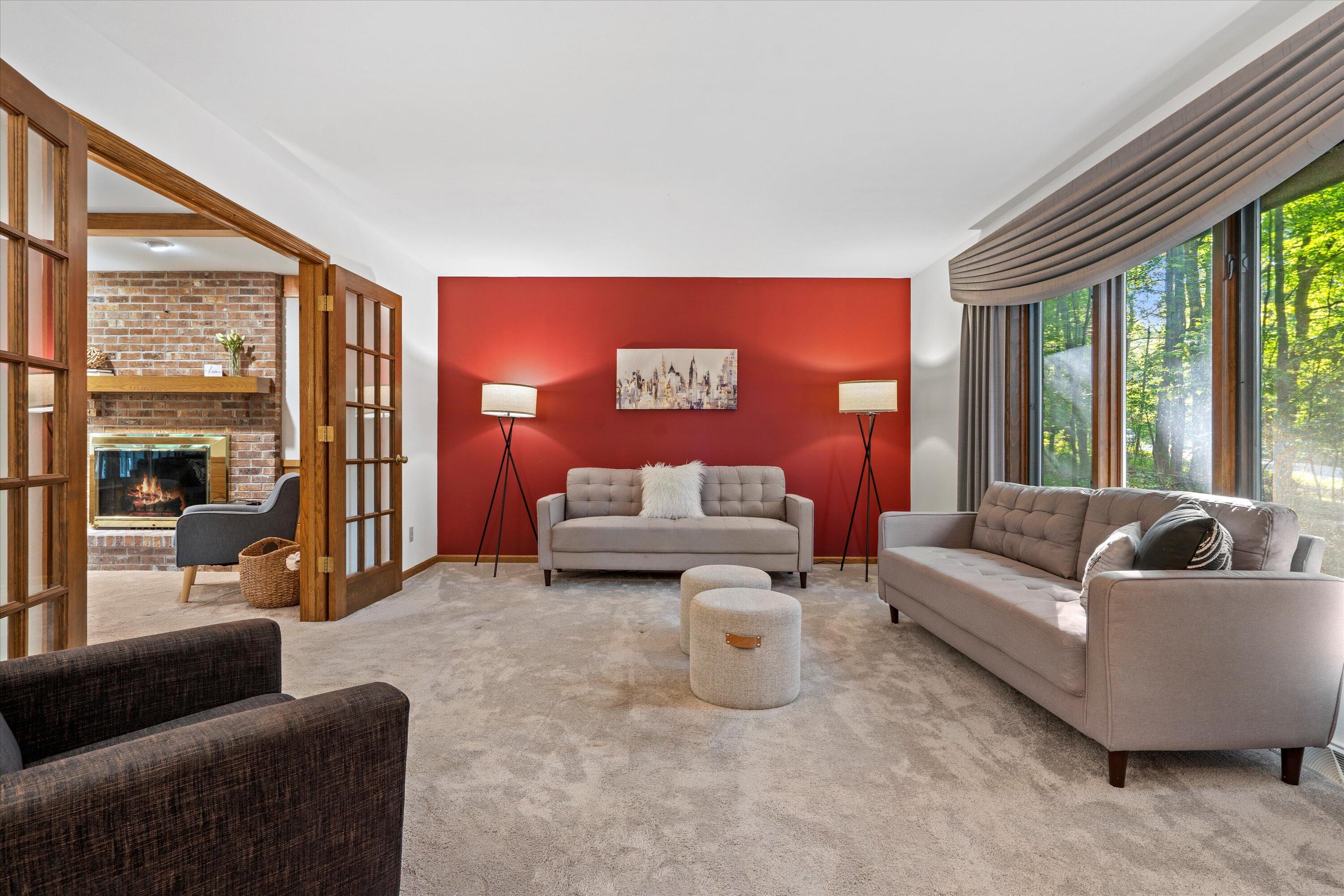 W263N7064 Thousand Oaks Dr