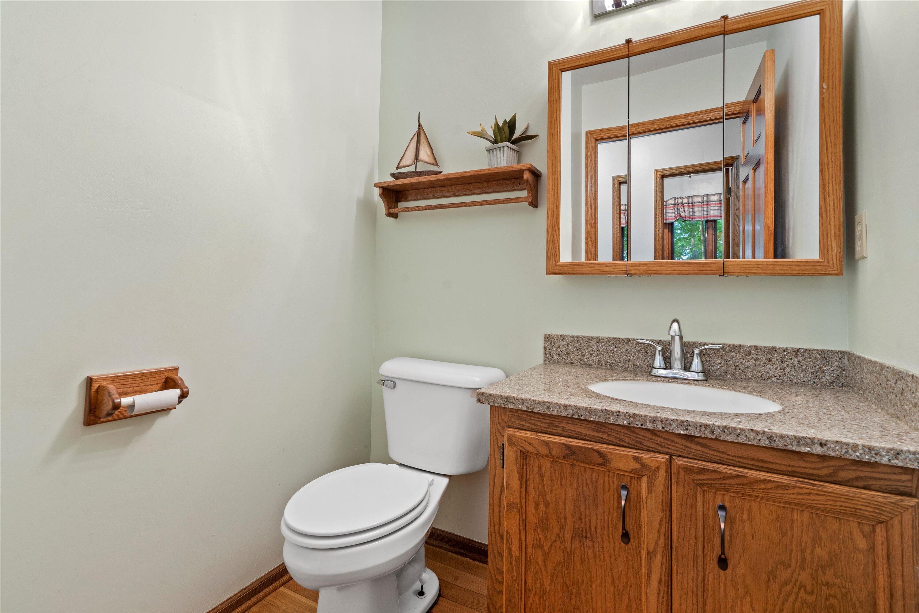 W263N7064 Thousand Oaks Dr