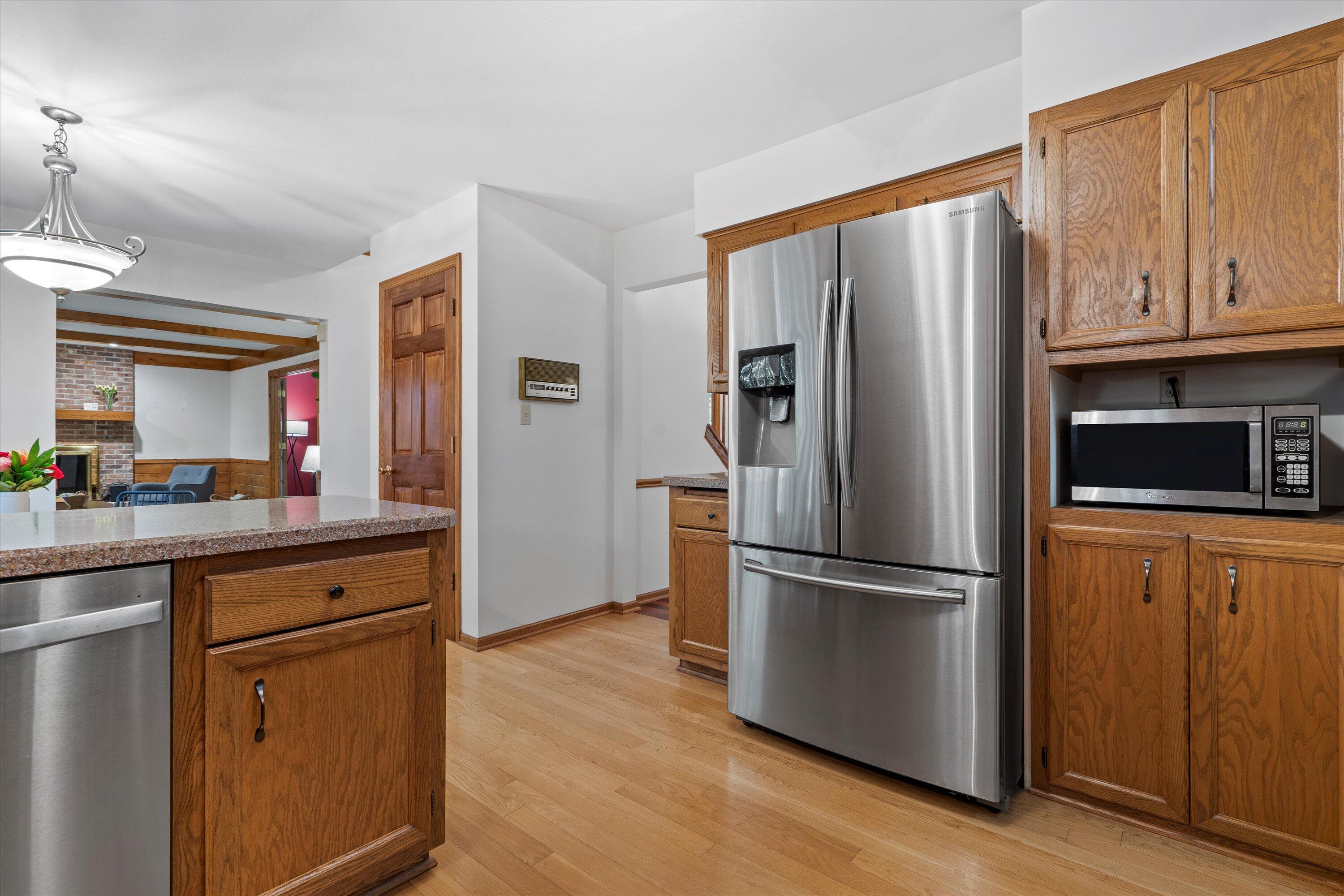 W263N7064 Thousand Oaks Dr