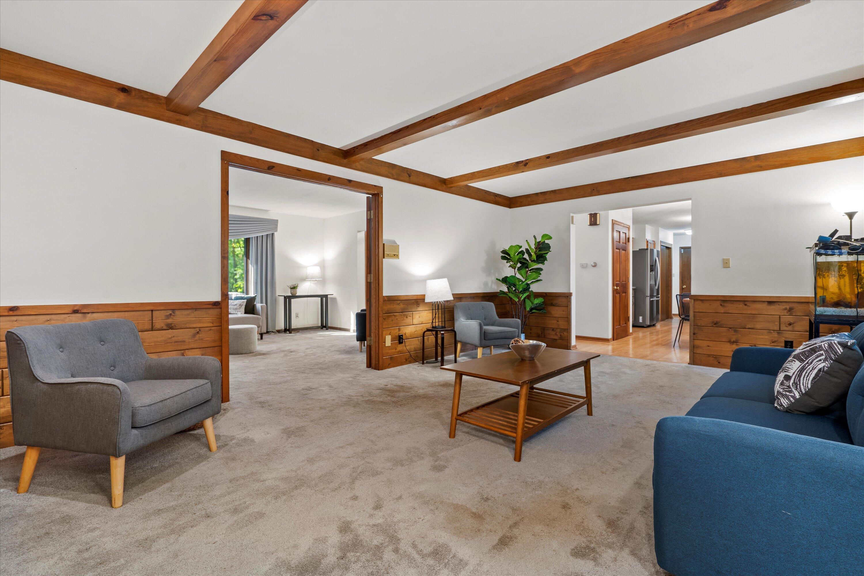 W263N7064 Thousand Oaks Dr