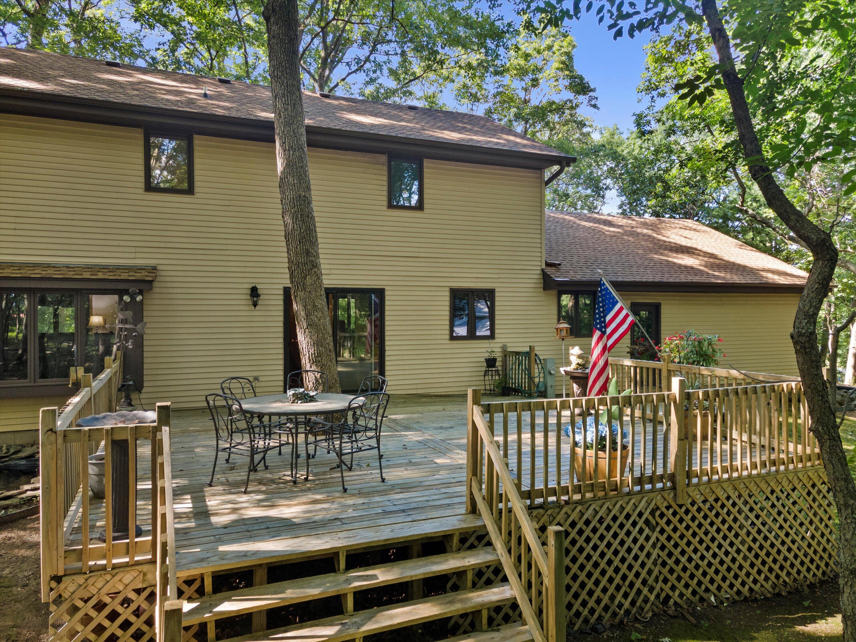 W263N7064 Thousand Oaks Dr