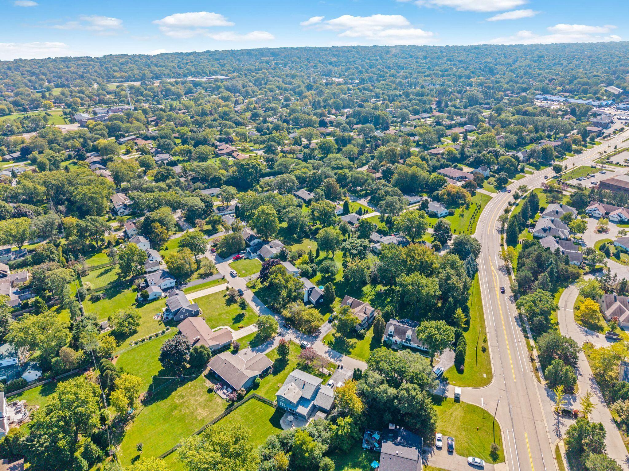 515 W Manor Cir