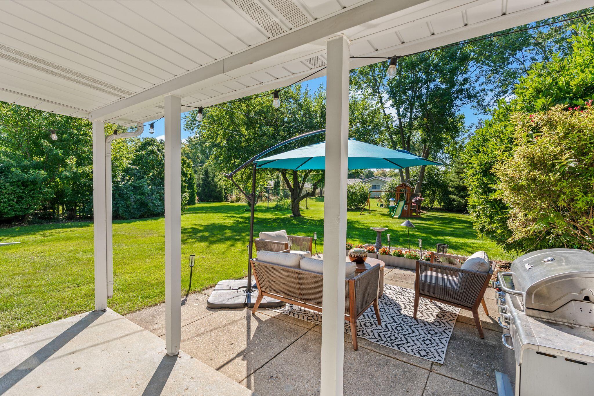 515 W Manor Cir
